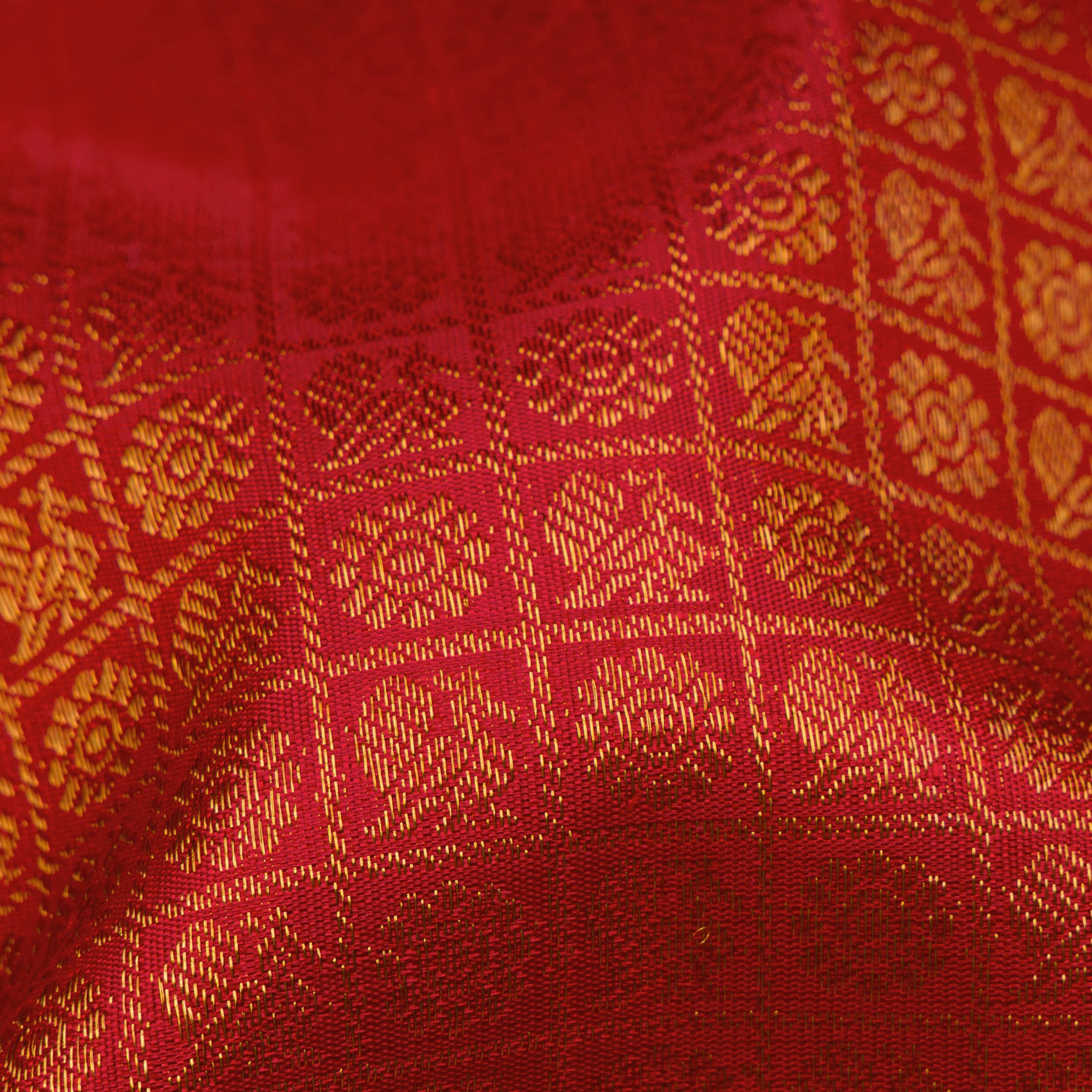 Kanakavalli Kanjivaram Silk Sari 26-110-HS001-01634 - Fabric View