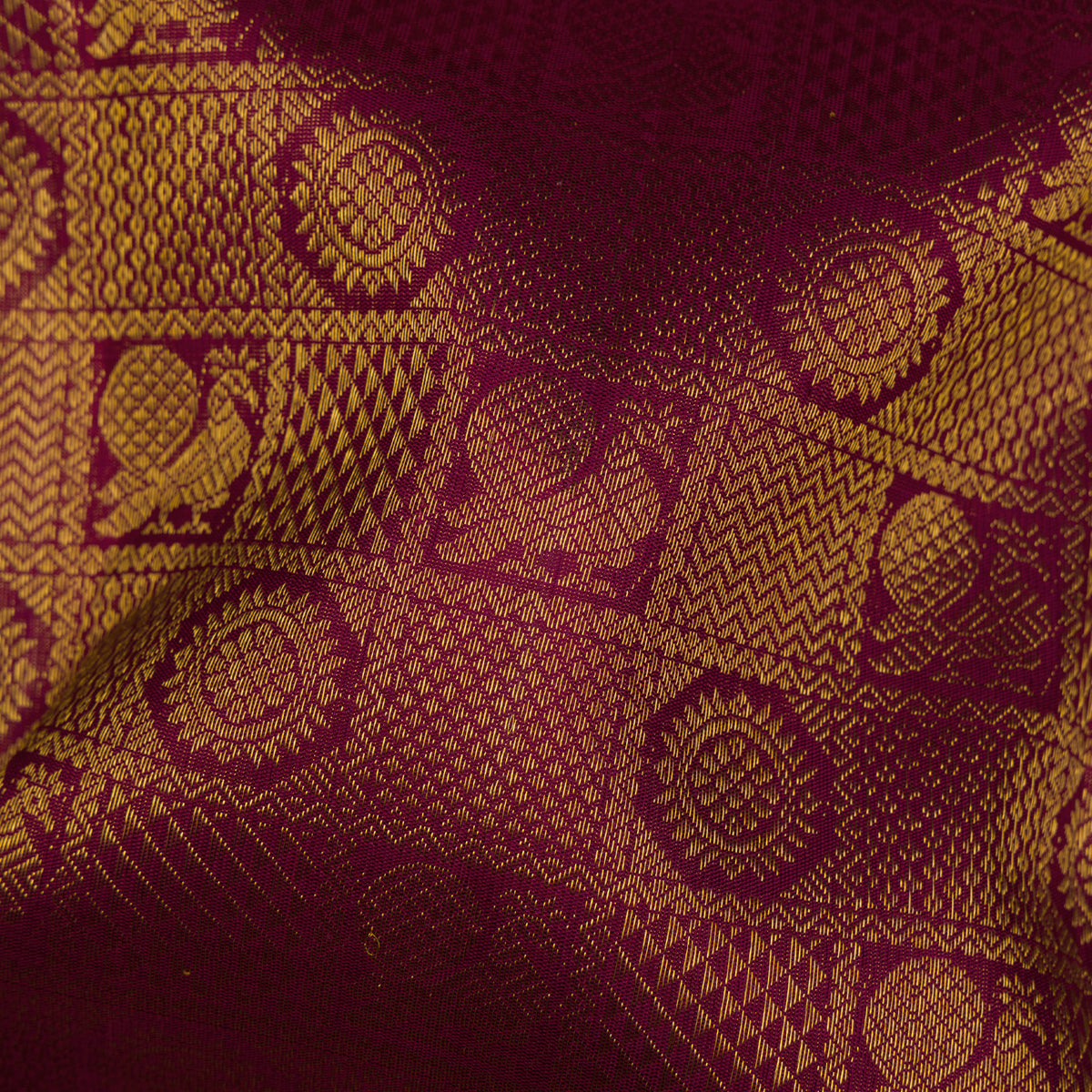 Kanakavalli Kanjivaram Silk Sari 26-110-HS001-01655 - Fabric View