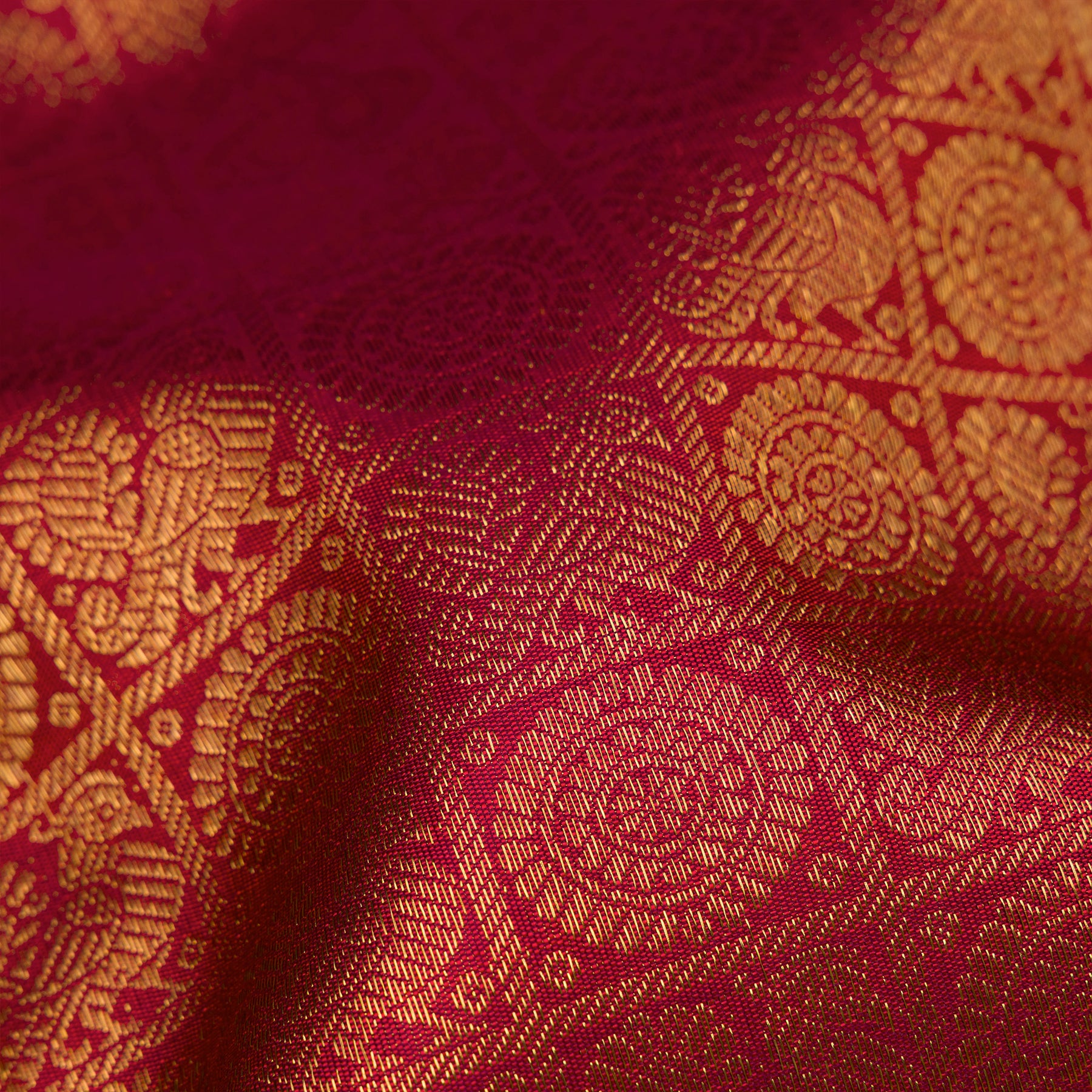 Kanakavalli Kanjivaram Silk Sari 26-110-HS001-01660 - Fabric View