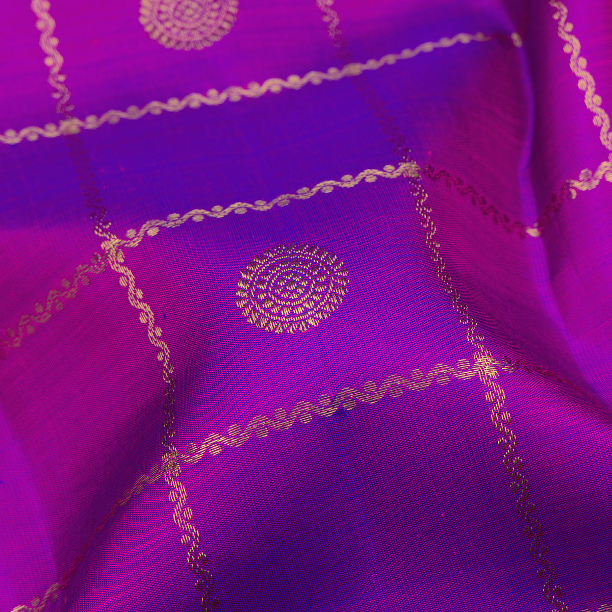 Kanakavalli Kanjivaram Silk Sari 26-110-HS001-01734 - Fabric View