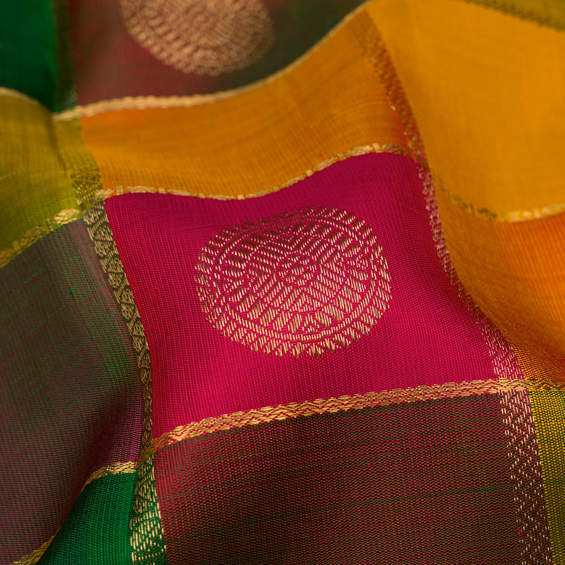 Kanakavalli Kanjivaram Silk Sari 26-110-HS001-01788 - Fabric View