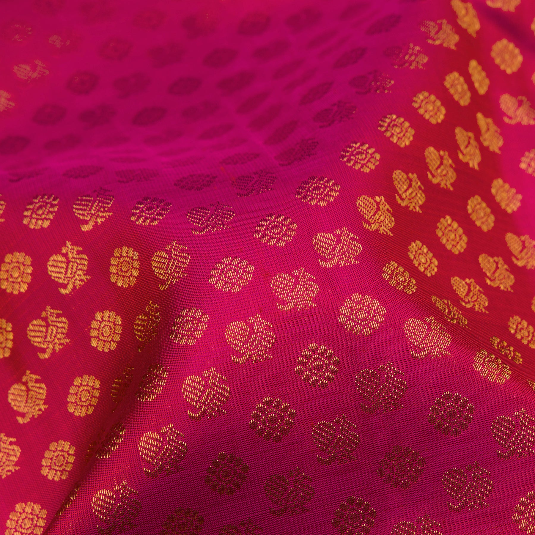 Kanakavalli Kanjivaram Silk Sari 26-110-HS001-02213 - Fabric View