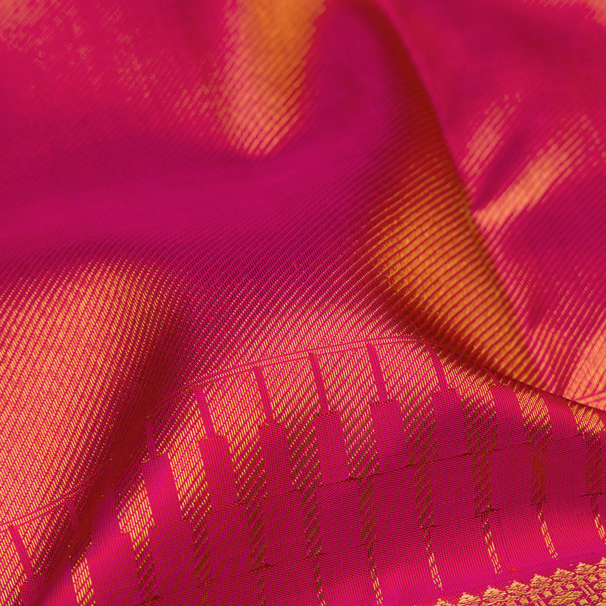 Kanakavalli Kanjivaram Silk Sari 26-110-HS001-02215 - Fabric View