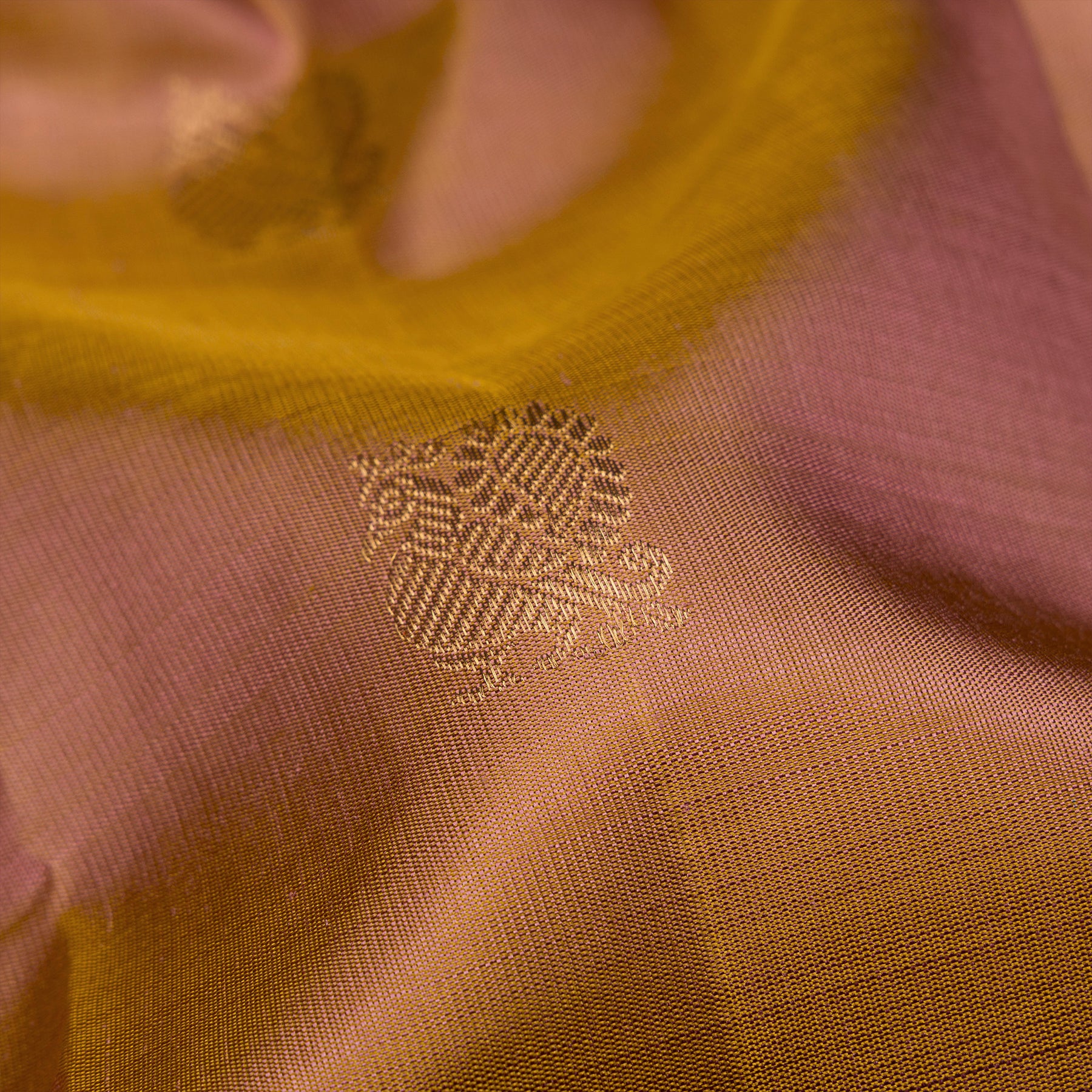 Kanakavalli Kanjivaram Silk Sari 26-110-HS001-02249 - Fabric View