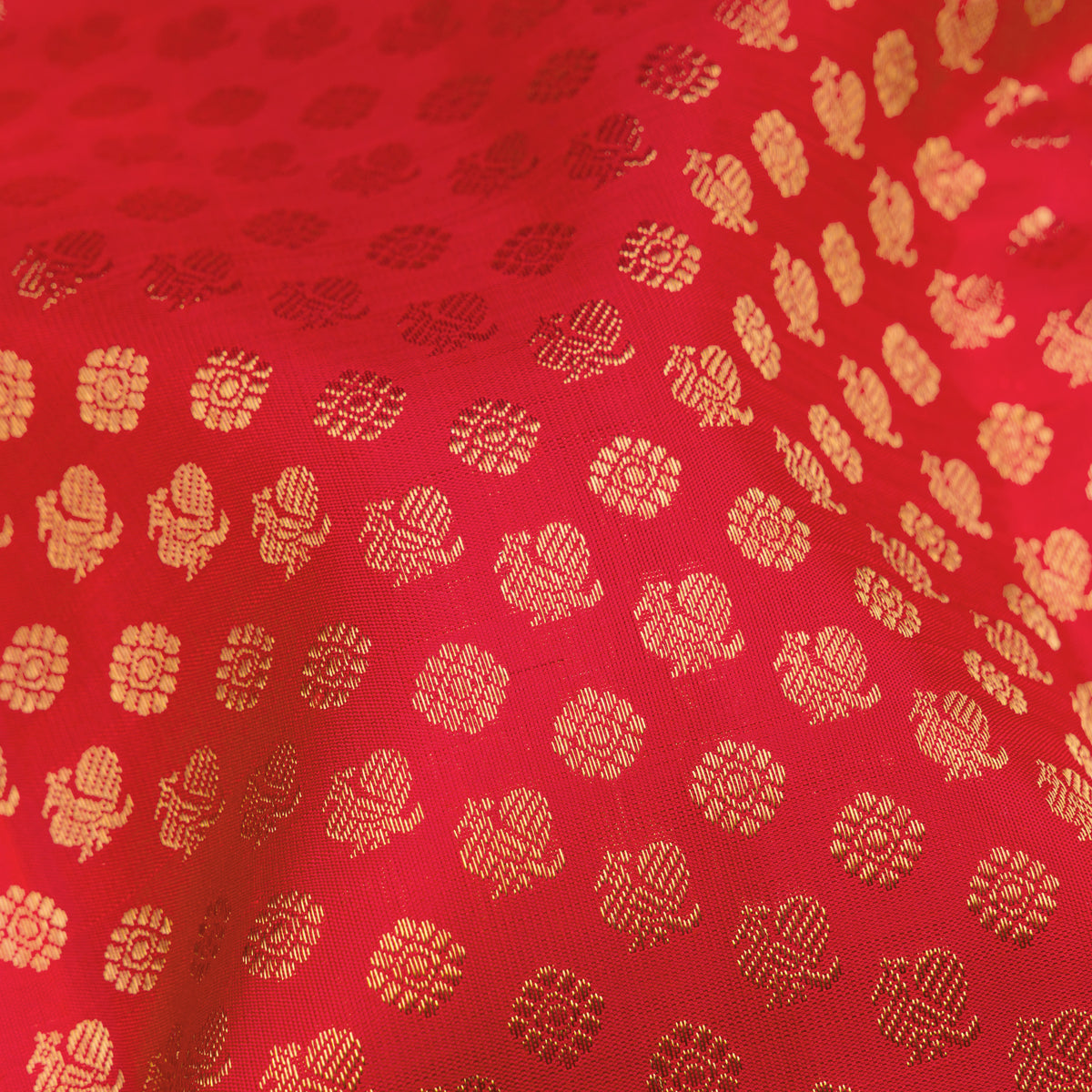 Kanakavalli Kanjivaram Silk Sari 26-110-HS001-03488 - Fabric View