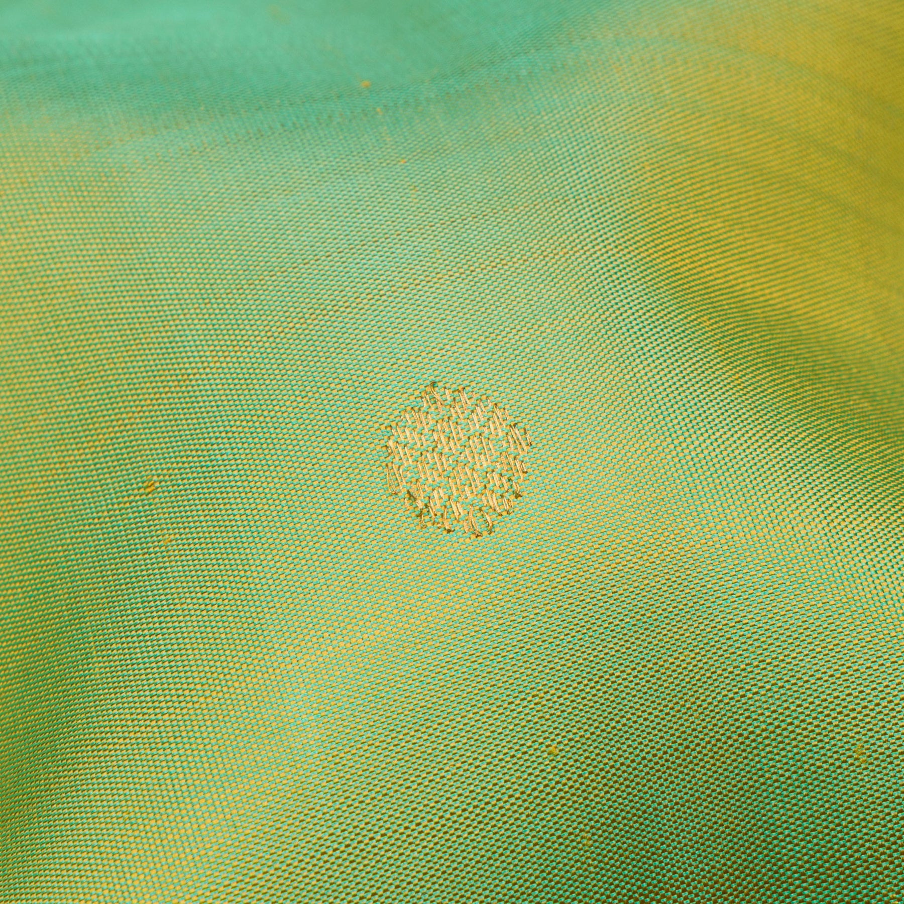 Kanakavalli Kanjivaram Silk Sari 26-110-HS001-03568 - Fabric View