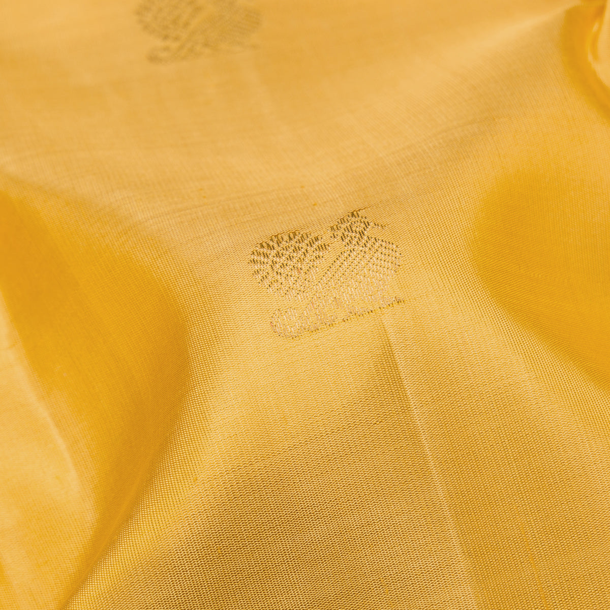 Kanakavalli Kanjivaram Silk Sari 26-110-HS001-03612 - Fabric View