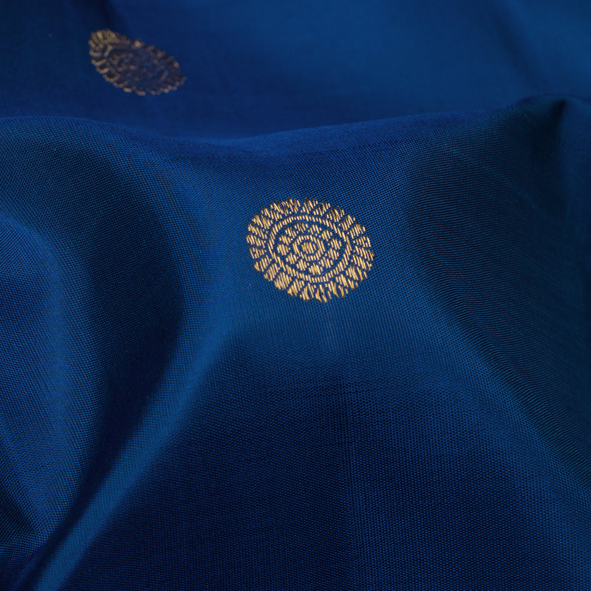 Kanakavalli Kanjivaram Silk Sari 26-110-HS001-03617 - Fabric View