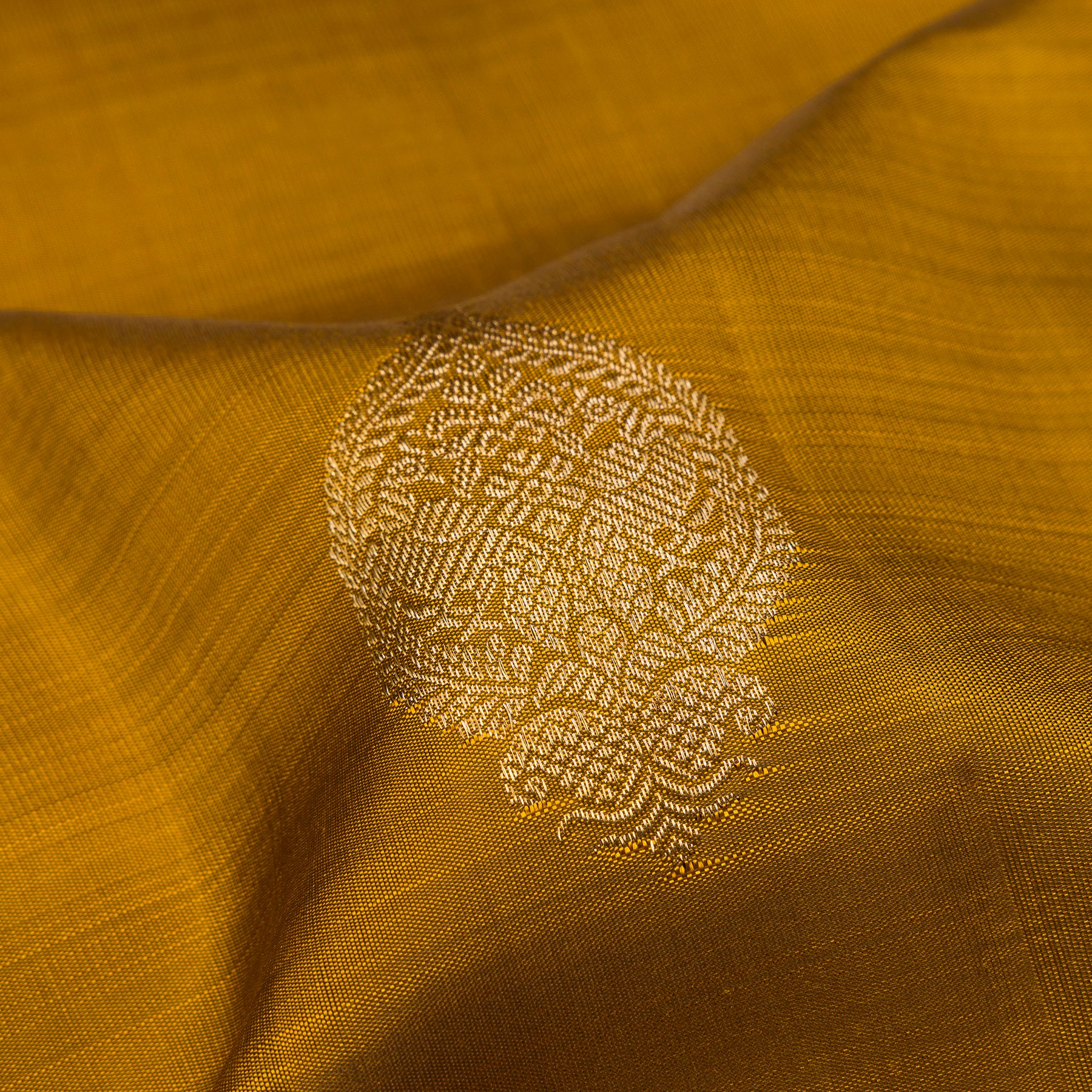 Kanakavalli Kanjivaram Silk Sari 26-595-HS001-00464 - Fabric View