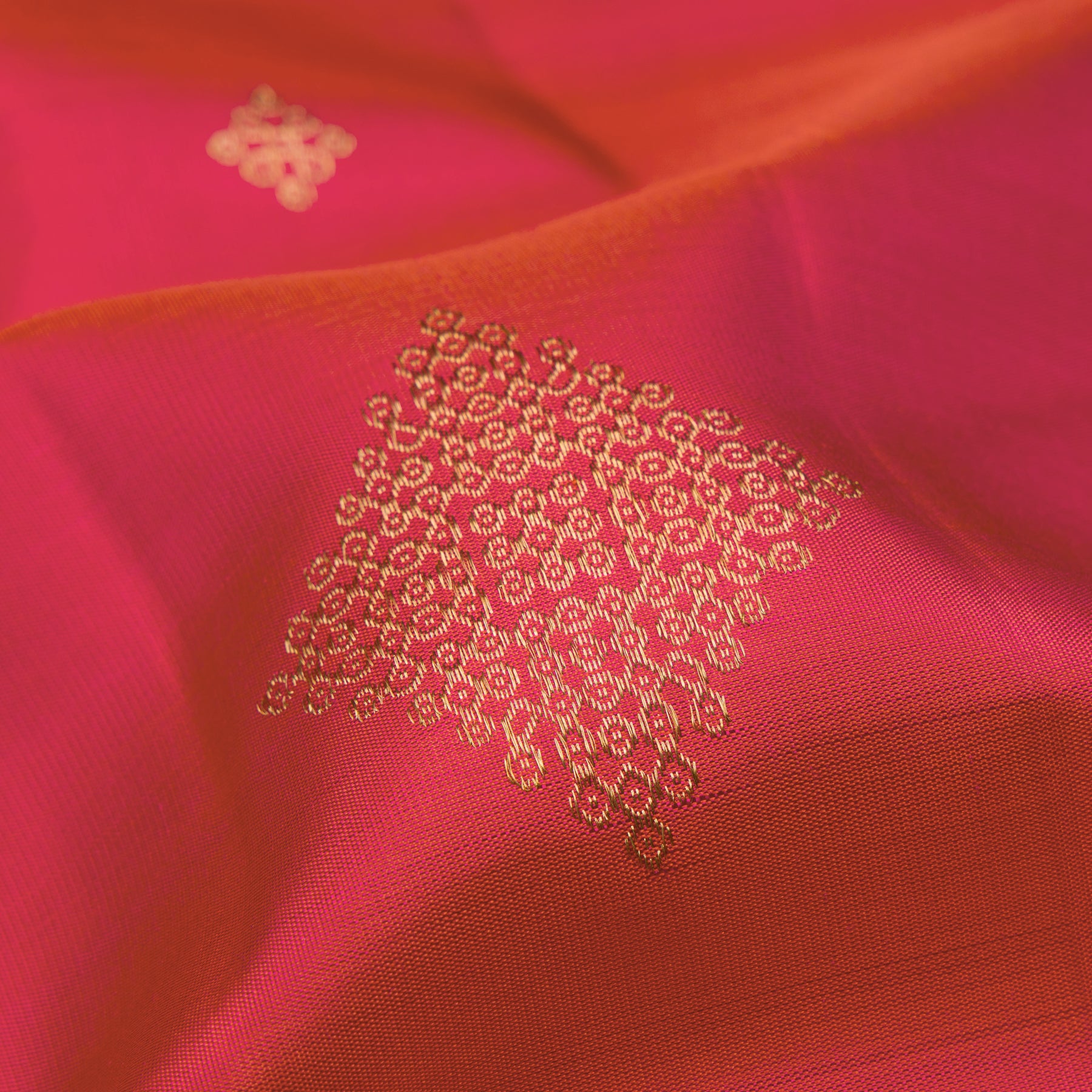 Kanakavalli Kanjivaram Silk Sari 26-595-HS001-00491 - Fabric View