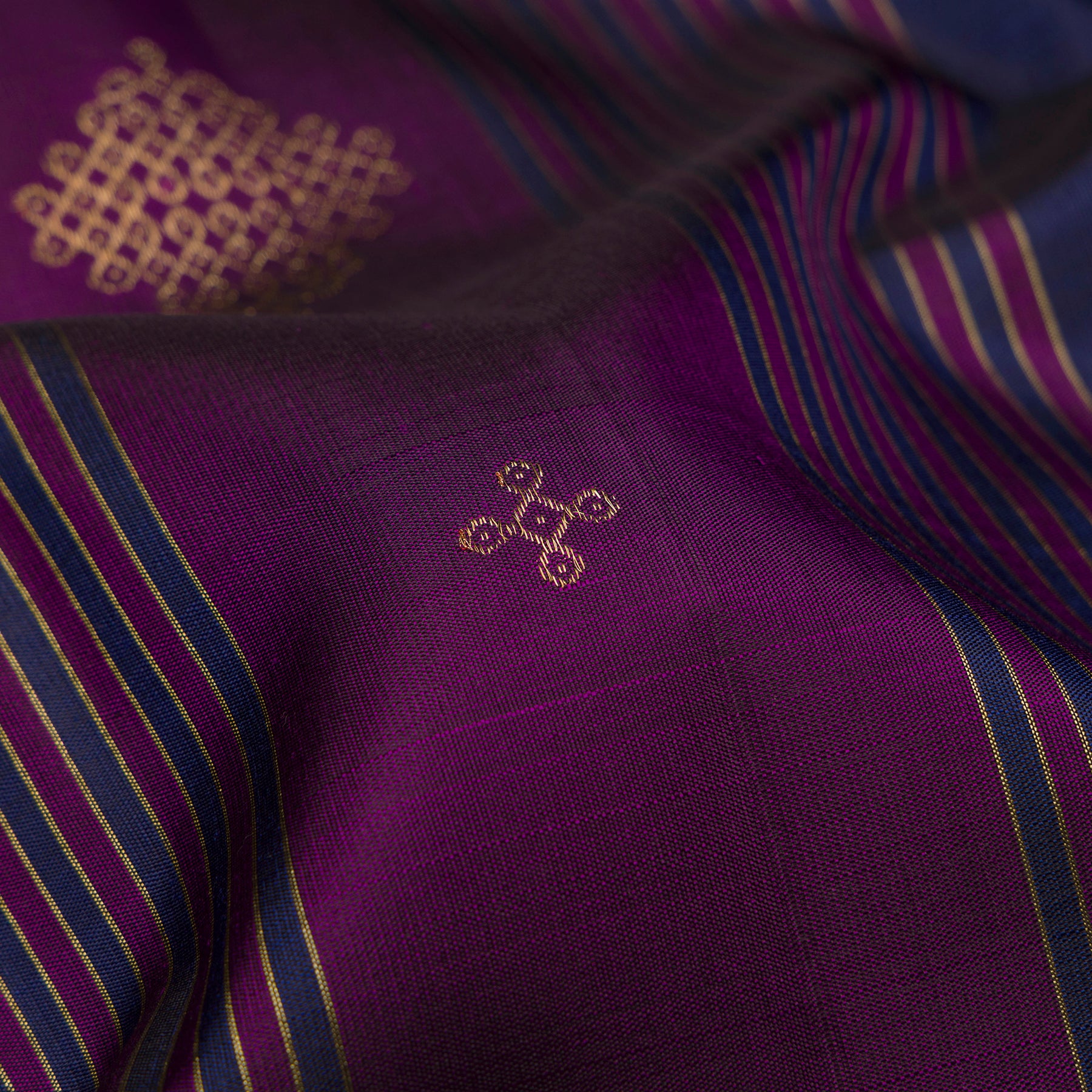 Kanakavalli Kanjivaram Silk Sari 26-595-HS001-00492 - Fabric View