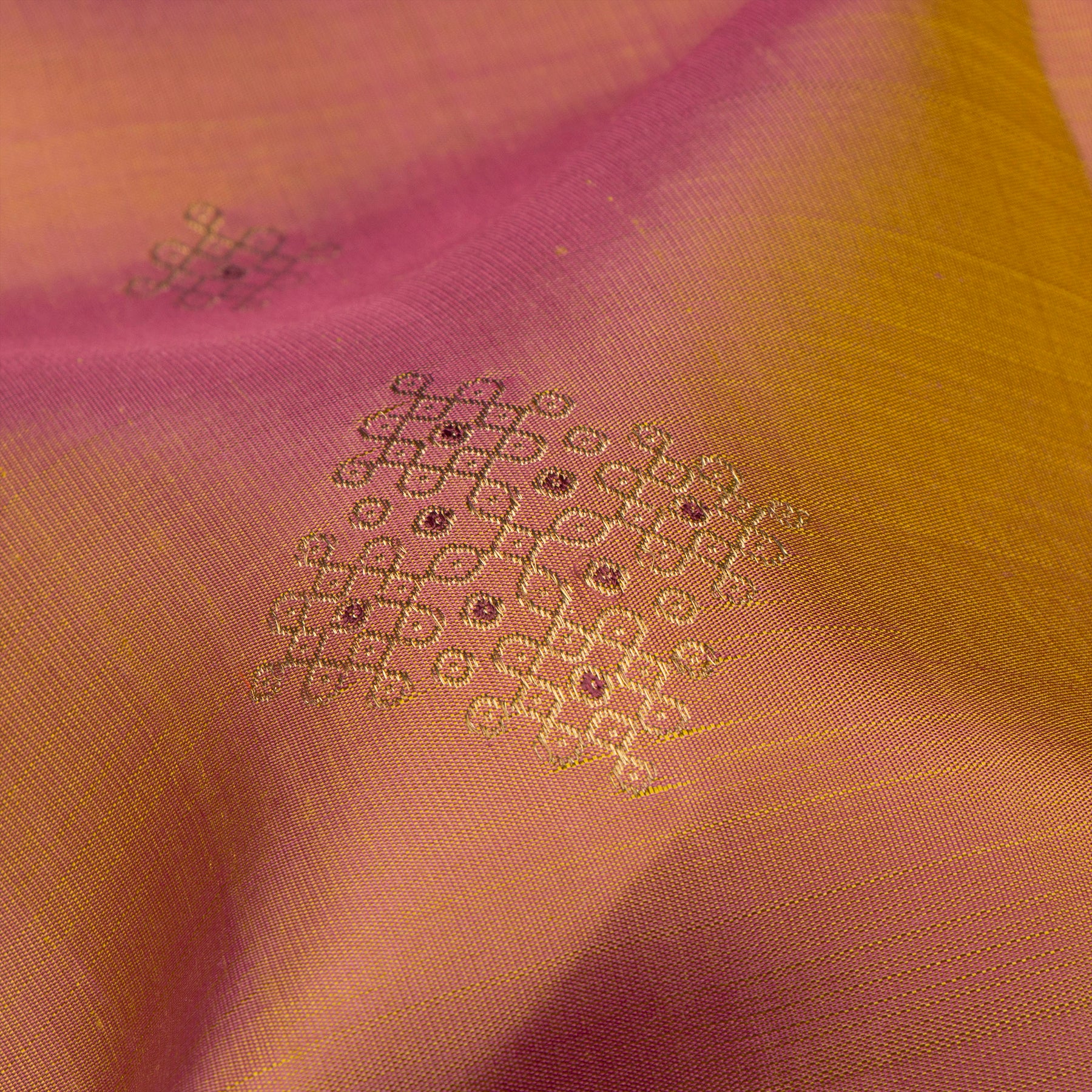 Kanakavalli Kanjivaram Silk Sari 26-595-HS001-01034 - Fabric View