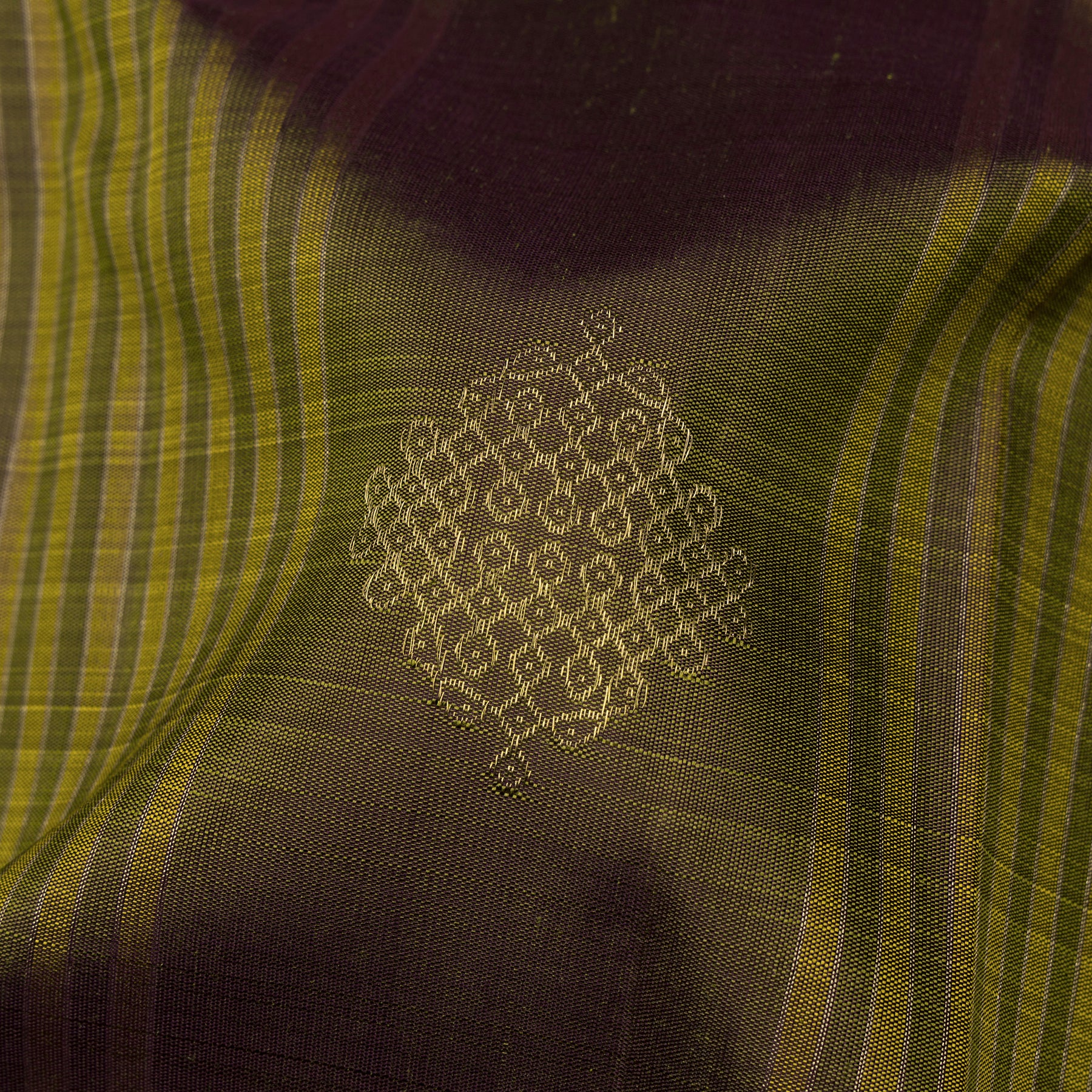 Kanakavalli Kanjivaram Silk Sari 26-595-HS001-01042 - Fabric View