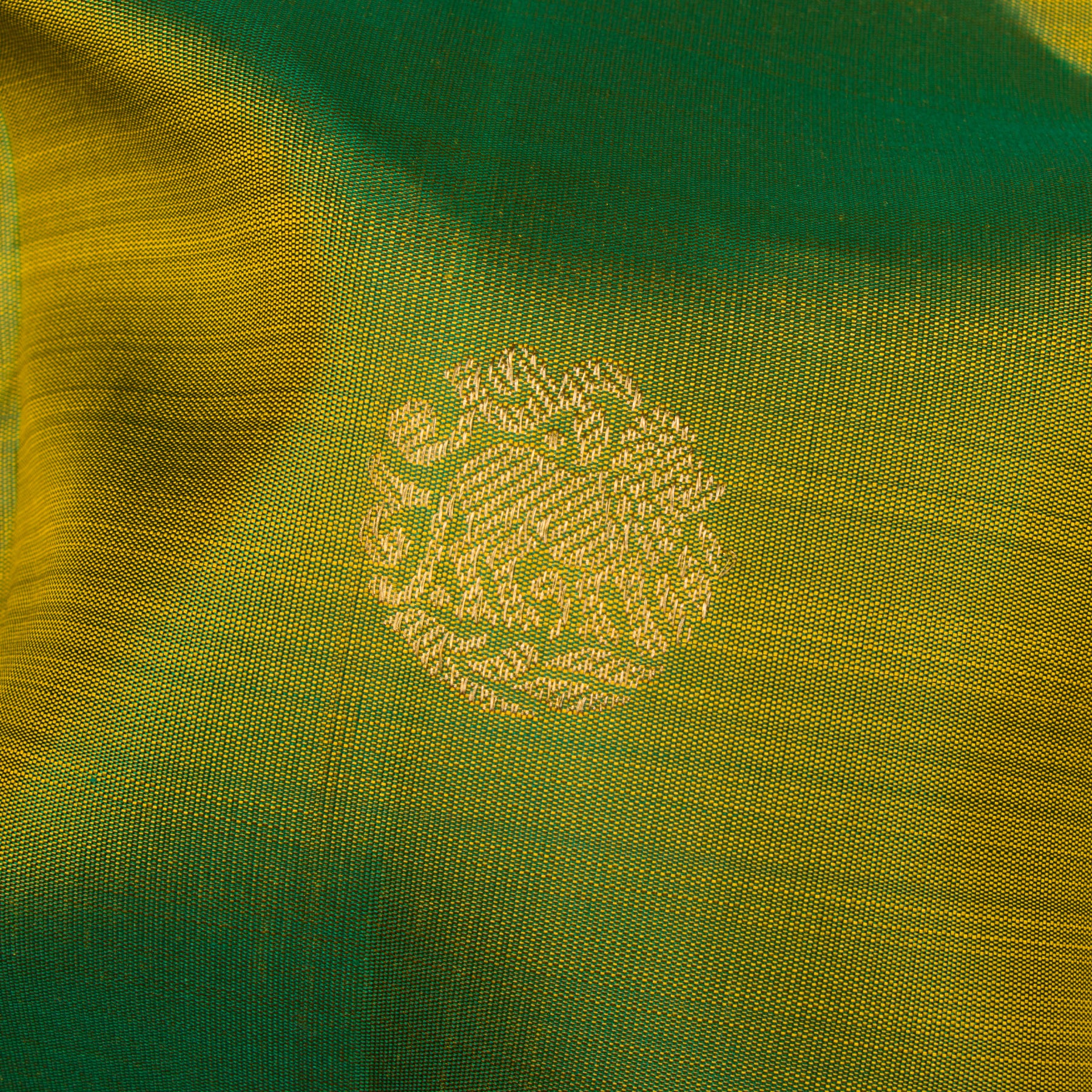 Kanakavalli Kanjivaram Silk Sari 26-595-HS001-02079 -  Fabric View