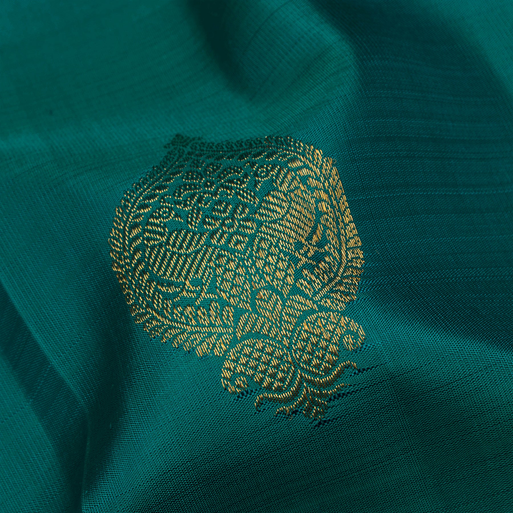 Kanakavalli Kanjivaram Silk Sari 26-595-HS001-03316 - Fabric View