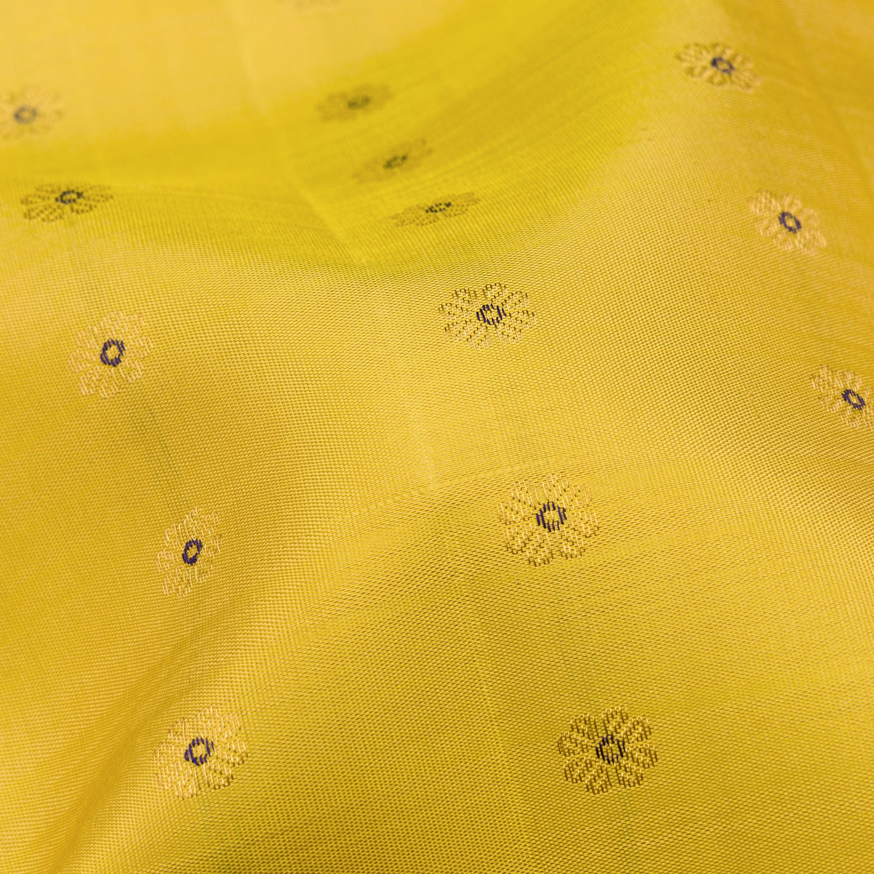 Kanakavalli Kanjivaram Silk Sari 26-595-HS001-03370 - Fabric View