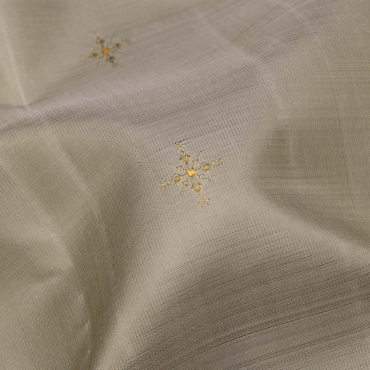 Kanakavalli Kanjivaram Silk Sari 26-595-HS001-04032 - Fabric View