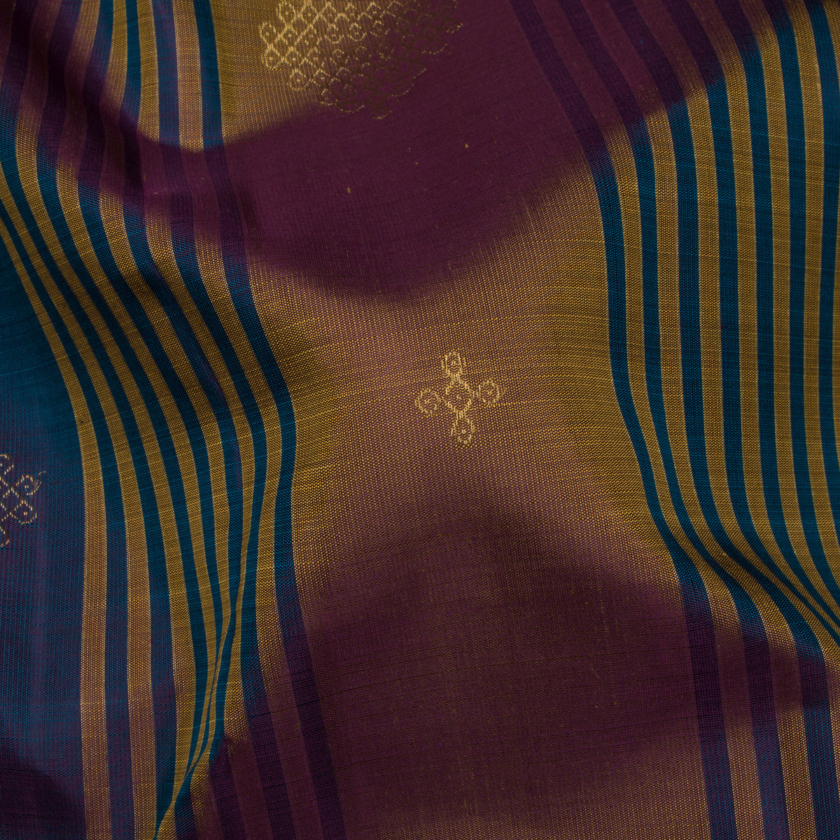 Kanakavalli Kanjivaram Silk Sari 26-595-HS001-04065 - Fabric View