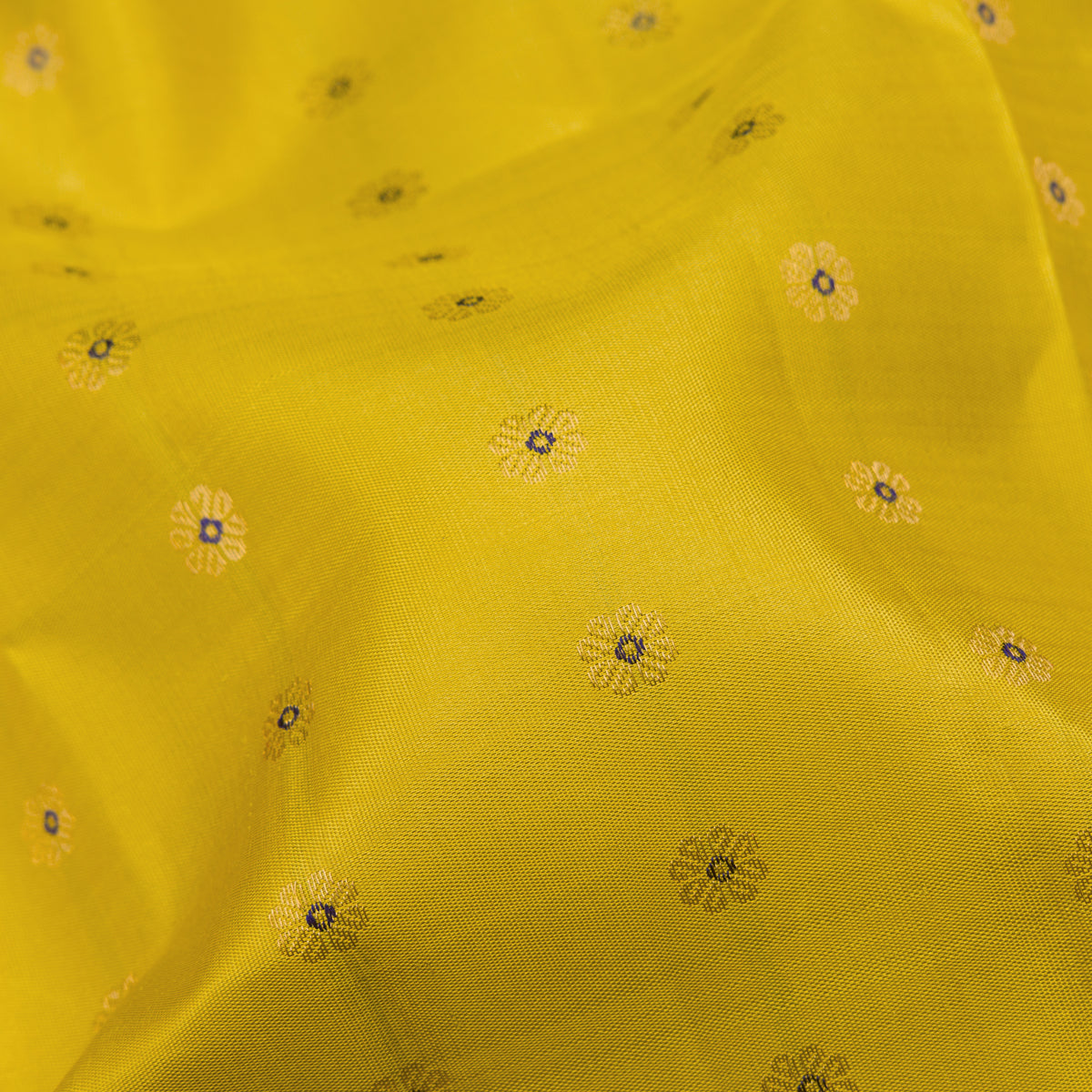 Kanakavalli Kanjivaram Silk Sari 26-595-HS001-04086 - Fabric View