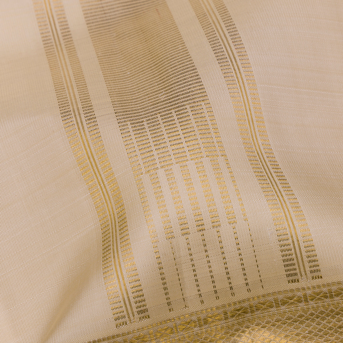 Kanakavalli Kanjivaram Silk Angavastram CO-ORD 26-599-AF001-04999 - Detailed Fabric View