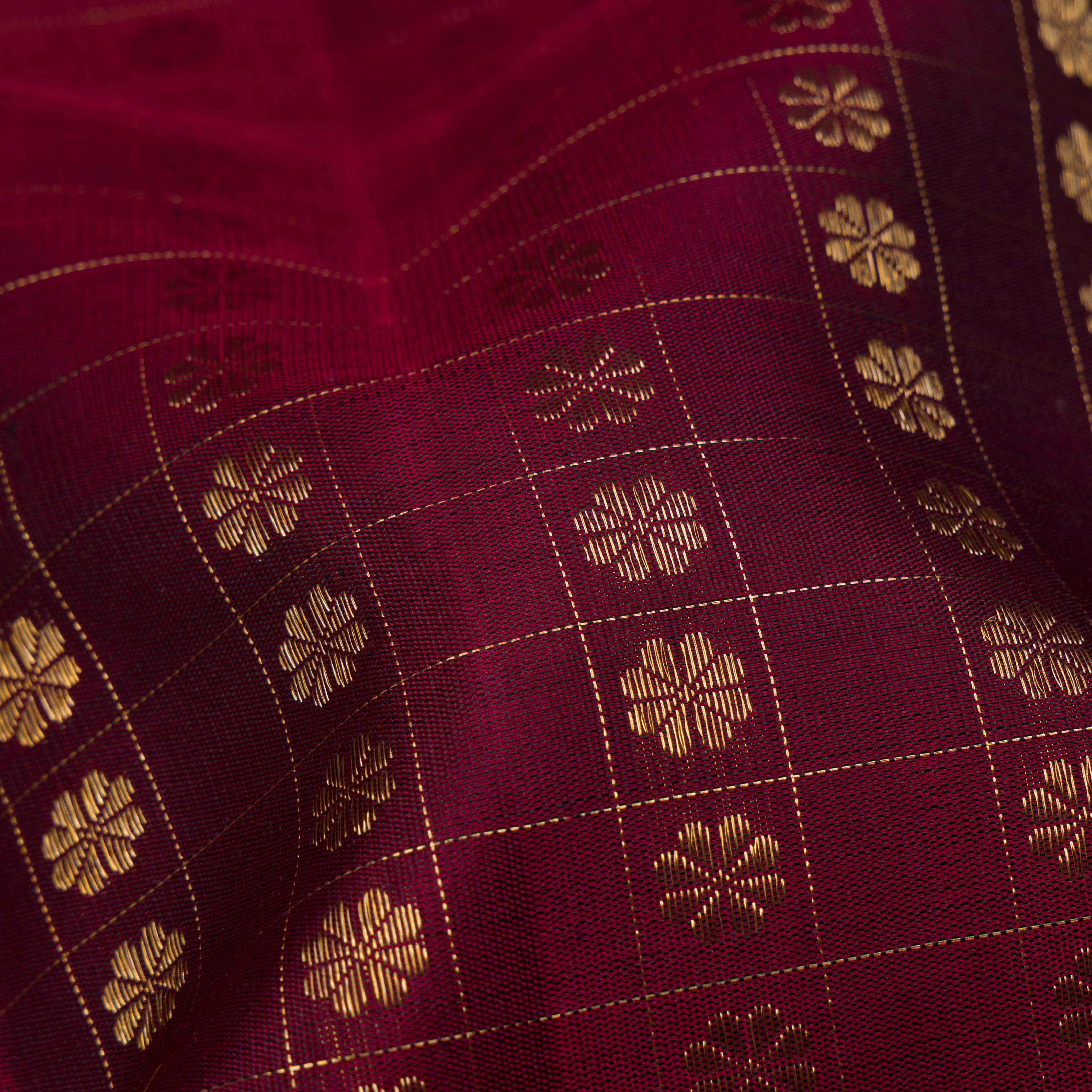 Kanakavalli Kanjivaram Silk Sari 26-599-HS001-00330 - Fabric View