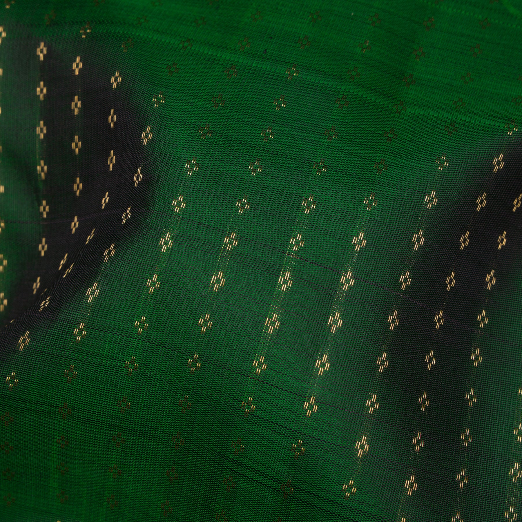 Kanakavalli Kanjivaram Silk Sari 26-599-HS001-00335 - Fabric View