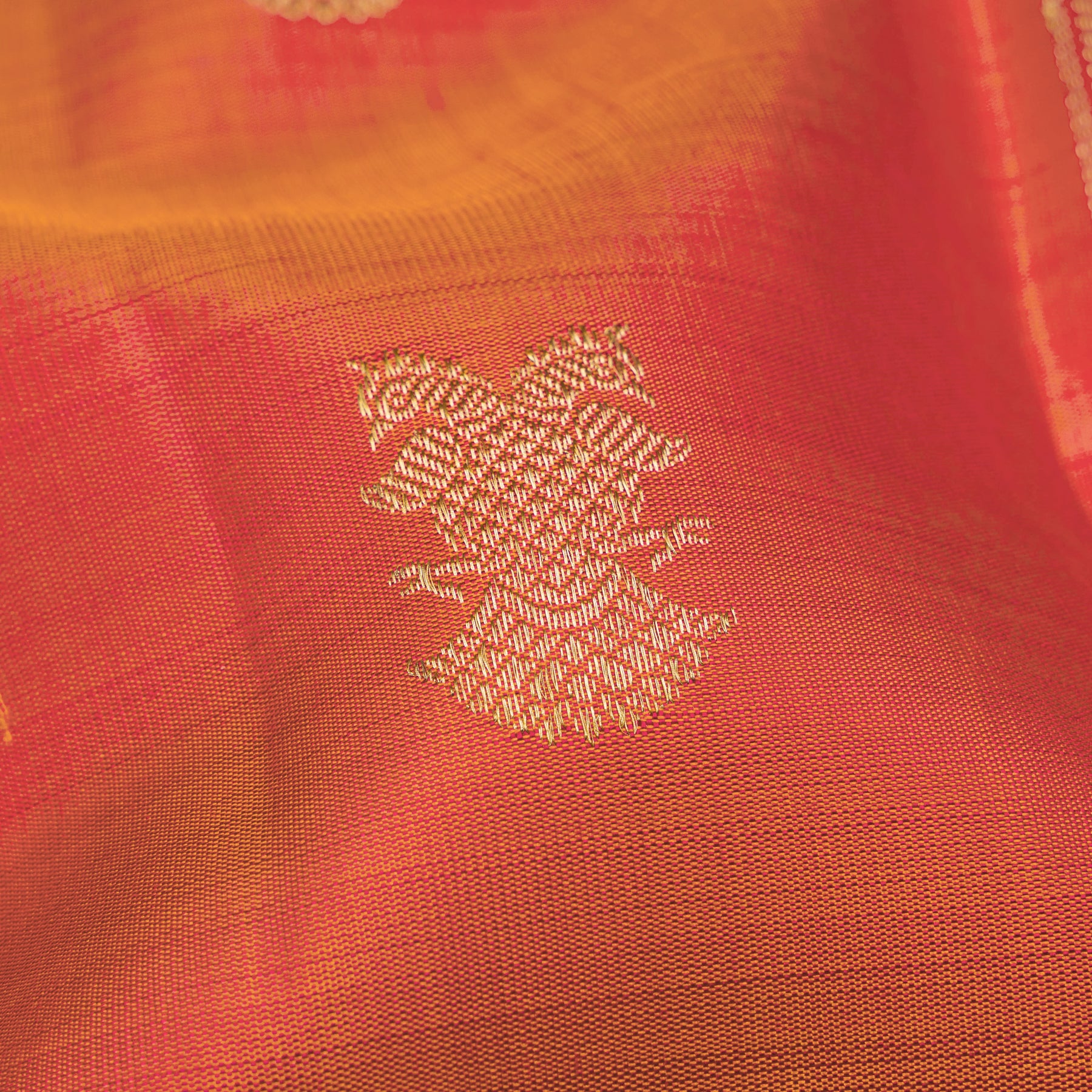 Kanakavalli Kanjivaram Silk Sari 26-599-HS001-00373 - Fabric View
