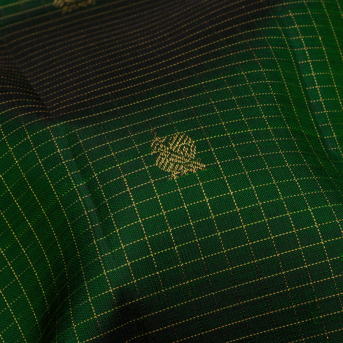 Kanakavalli Kanjivaram Silk Sari 26-599-HS001-03036 - Fabric View