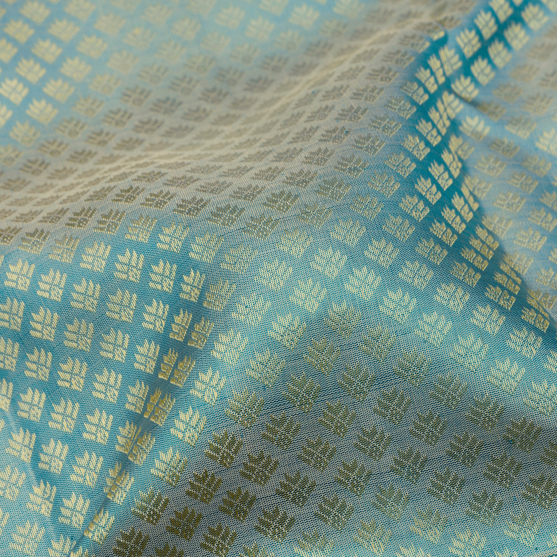 Kanakavalli Kanjivaram Silk Sari 26-599-HS001-03122 - Fabric View