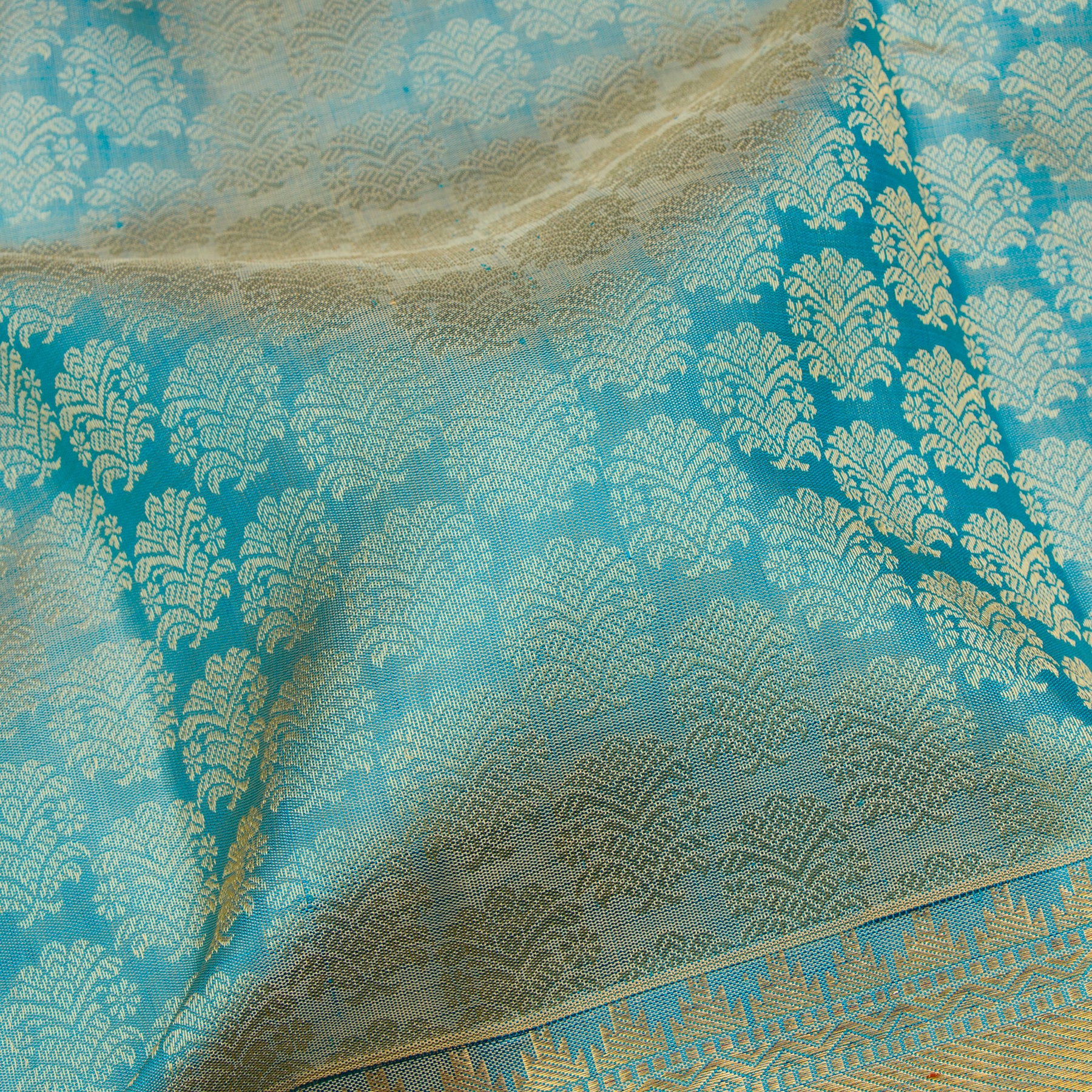 Kanakavalli Kanjivaram Silk Sari 26-599-HS001-03127 - Fabric View