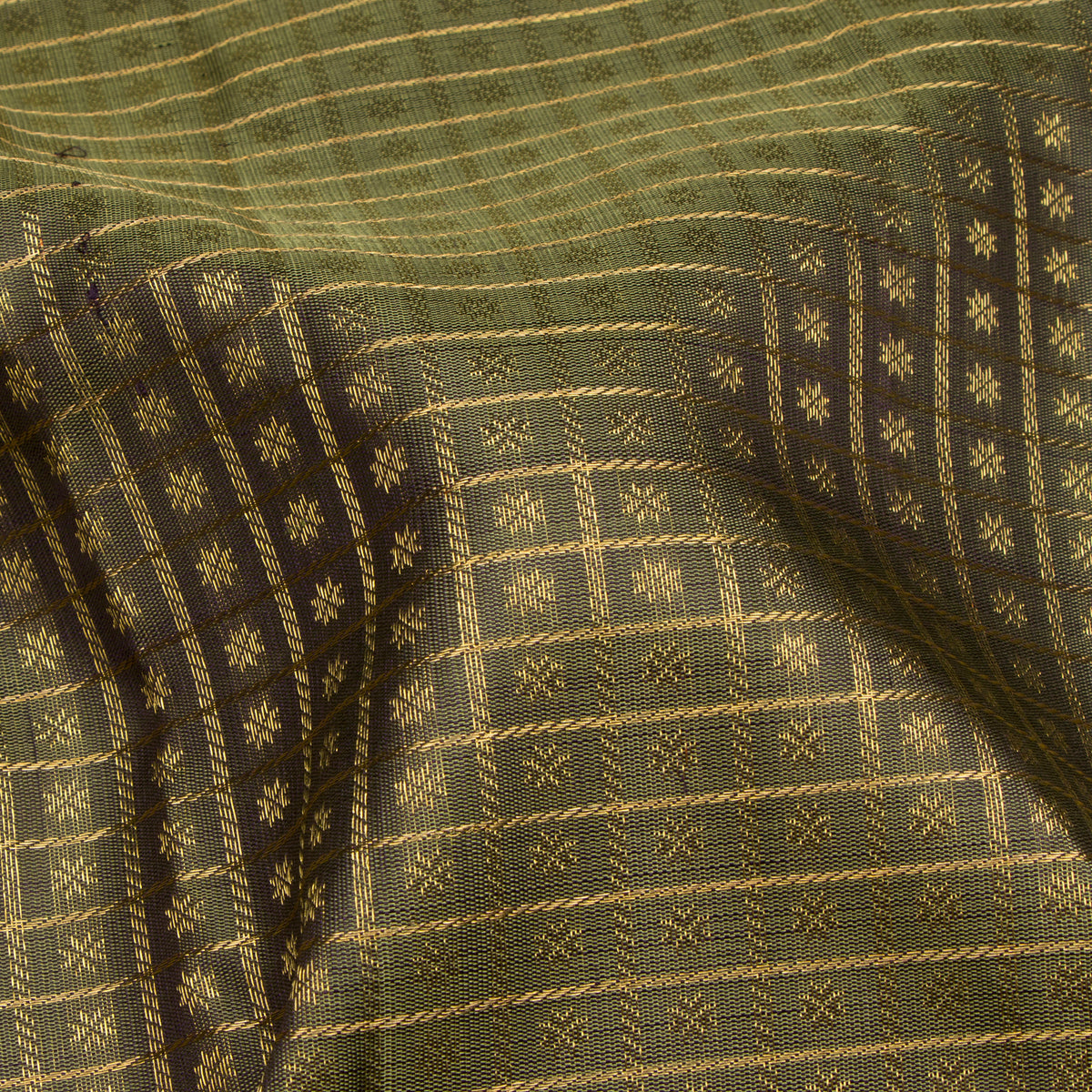 Kanakavalli Kanjivaram Silk Sari 26-599-HS001-04284 - Fabric View