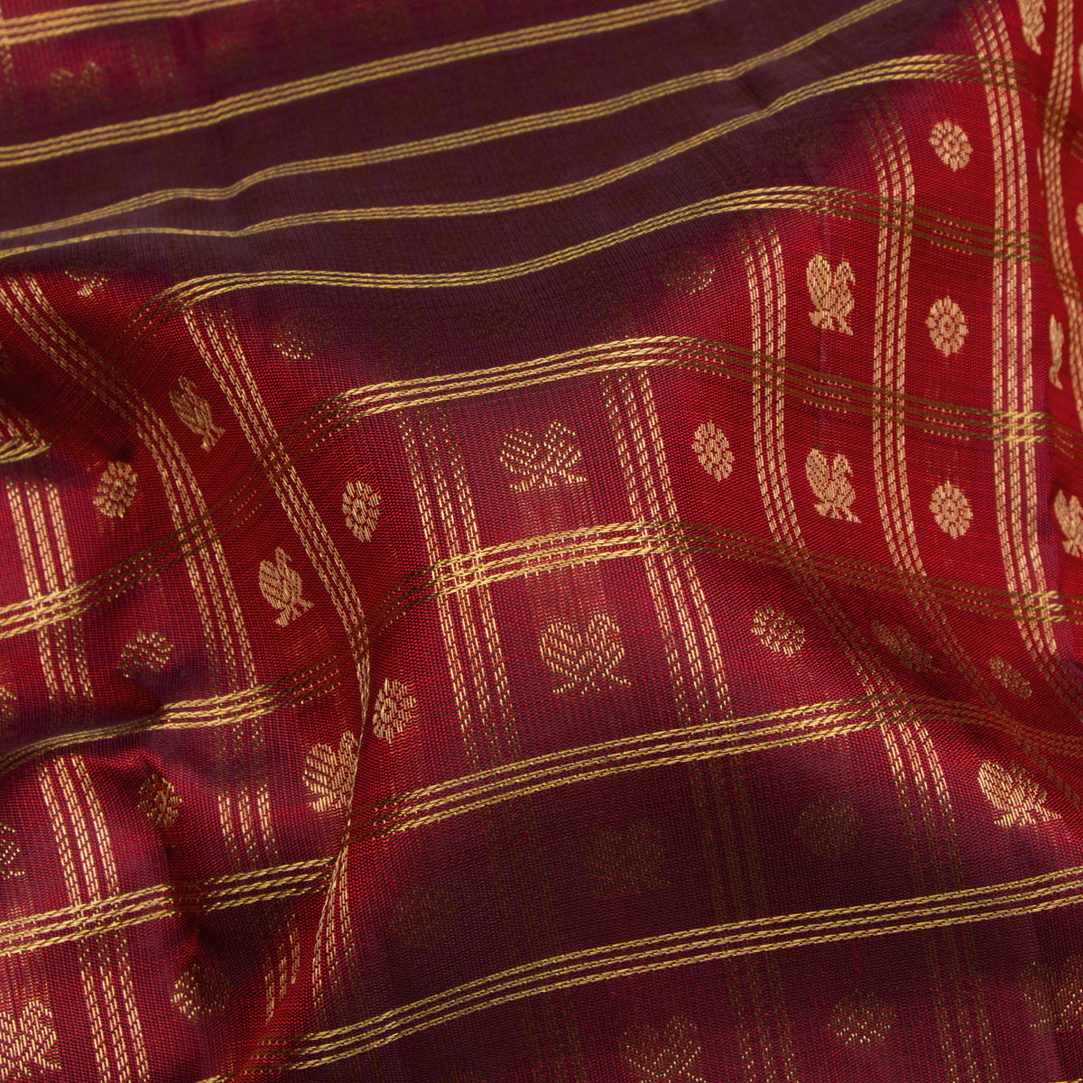 Kanakavalli Kanjivaram Silk Sari 26-599-HS001-04394 - Fabric View