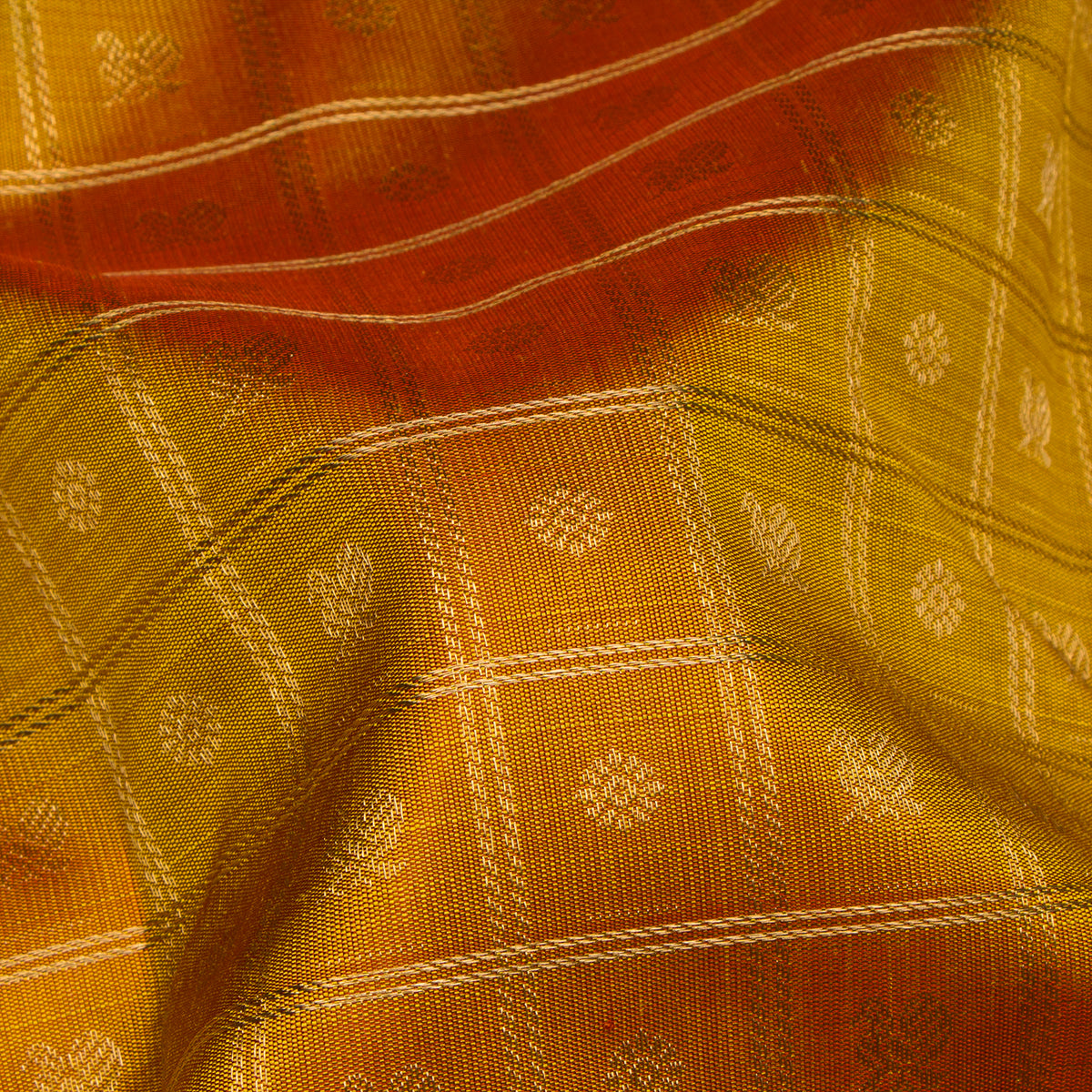 Kanakavalli Kanjivaram Silk Sari 26-599-HS001-04410 - Fabric View