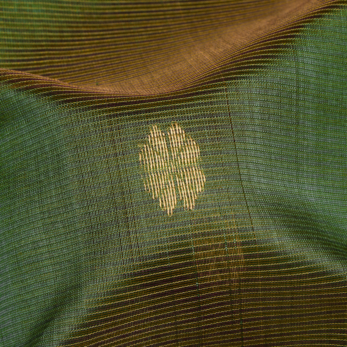 Kanakavalli Silk/Cotton Sari 26-610-HS005-04626 - Fabric View
