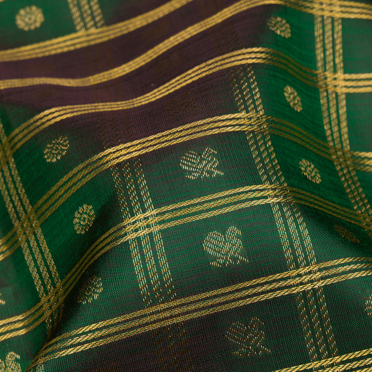 Kanakavalli Kanjivaram Silk Sari 26-611-HS001-03884 - Fabric View