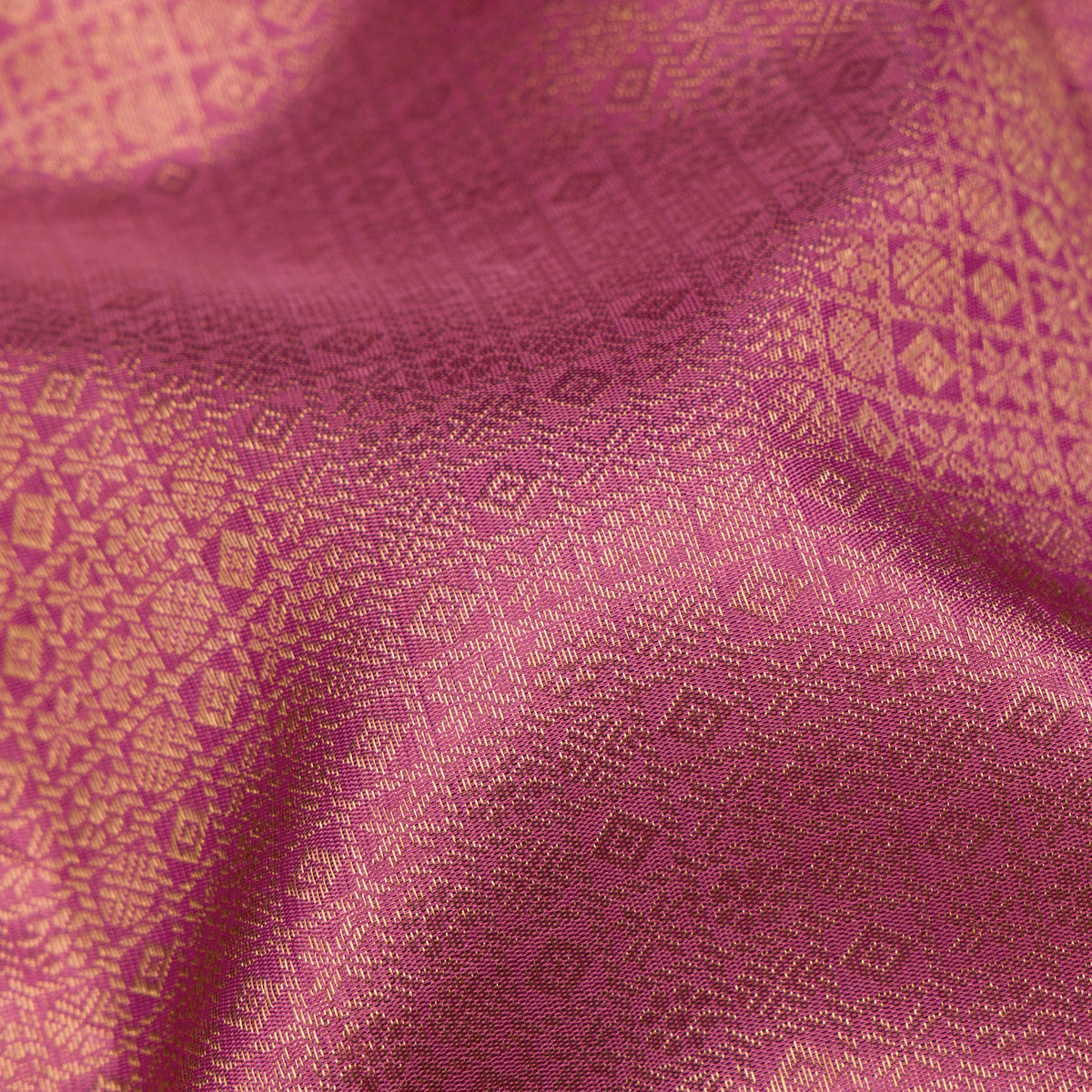 Kanakavalli Kanjivaram Silk Sari 26-611-HS001-04546 - Fabric View