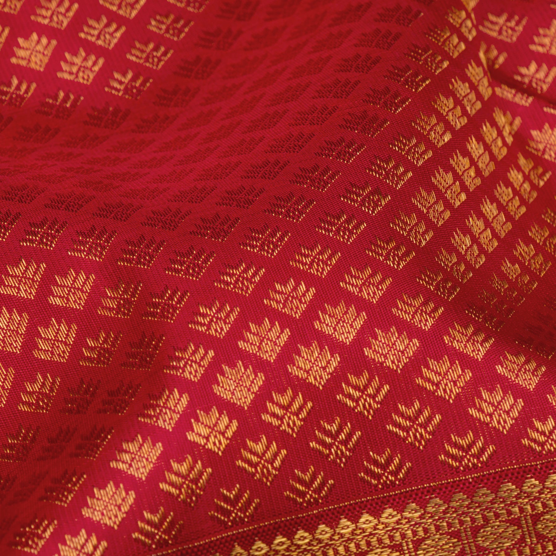 Kanakavalli Kanjivaram Silk Sari 26-615-HS001-00247 - Fabric View