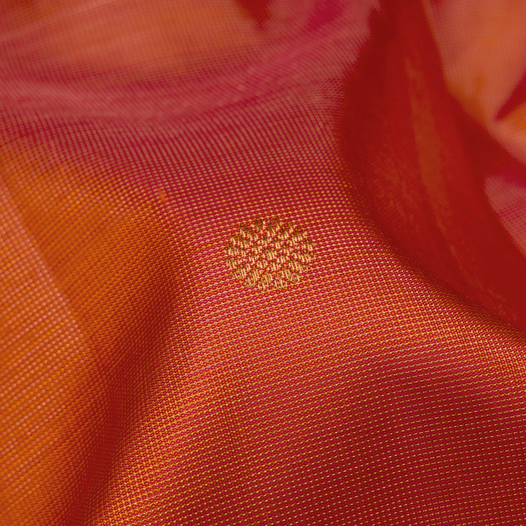 Kanakavalli Kanjivaram Silk Sari 26-615-HS001-00277 - Fabric View