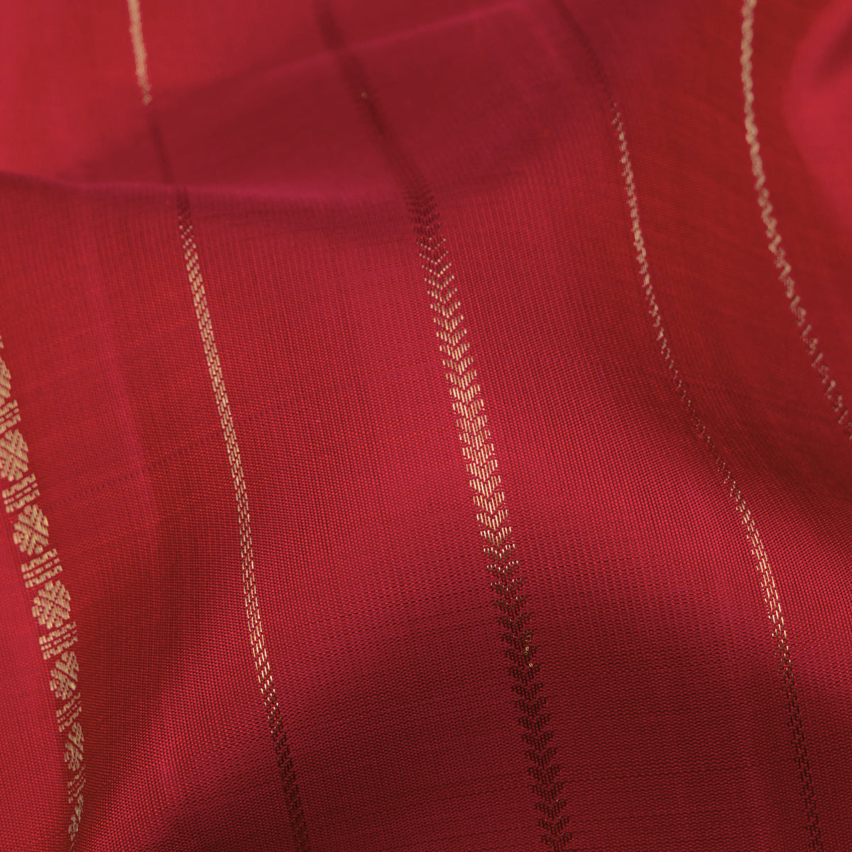Kanakavalli Kanjivaram Silk Sari 26-615-HS001-02675 - Fabric View