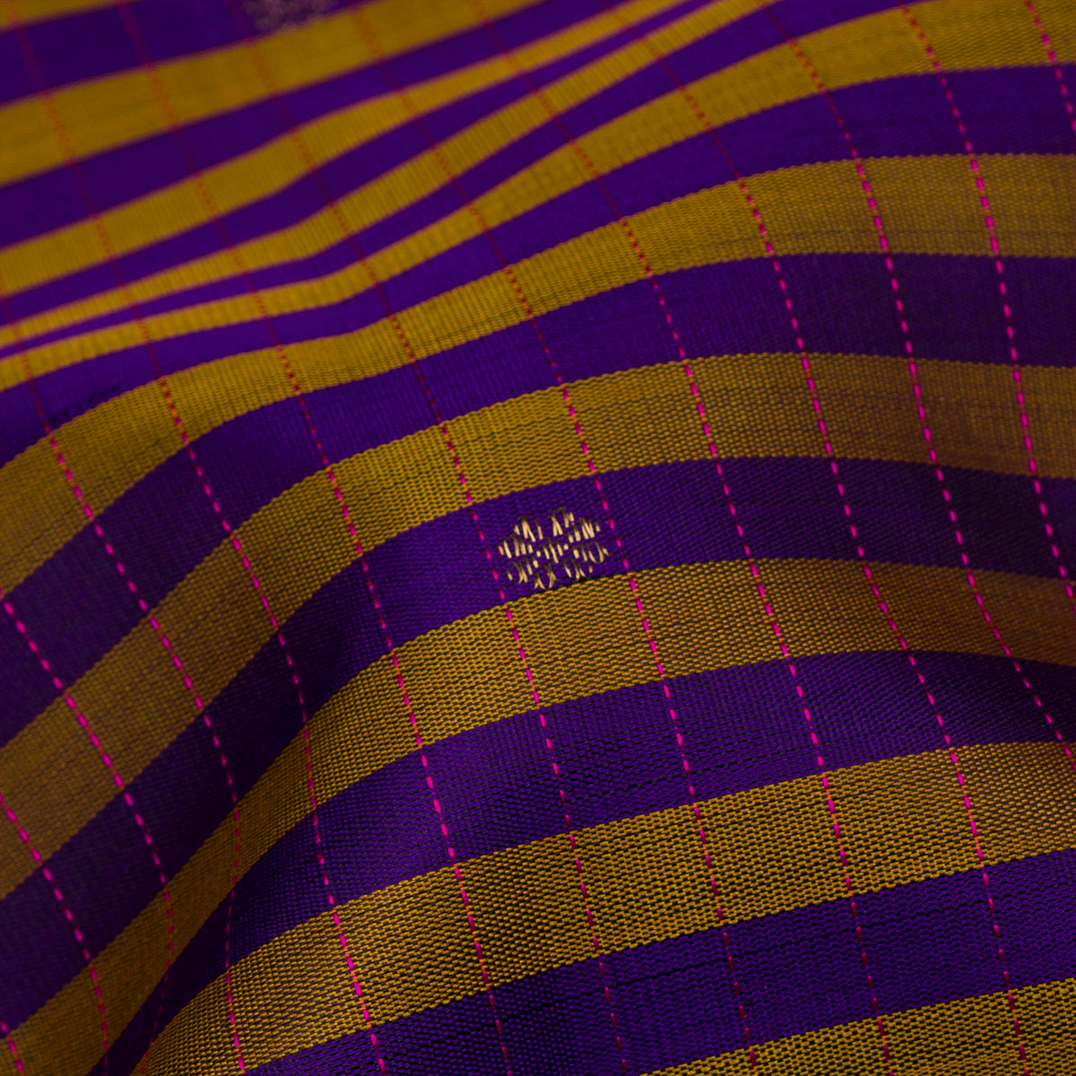 Kanakavalli Kanjivaram Silk Sari 26-615-HS001-02682 - Fabric View