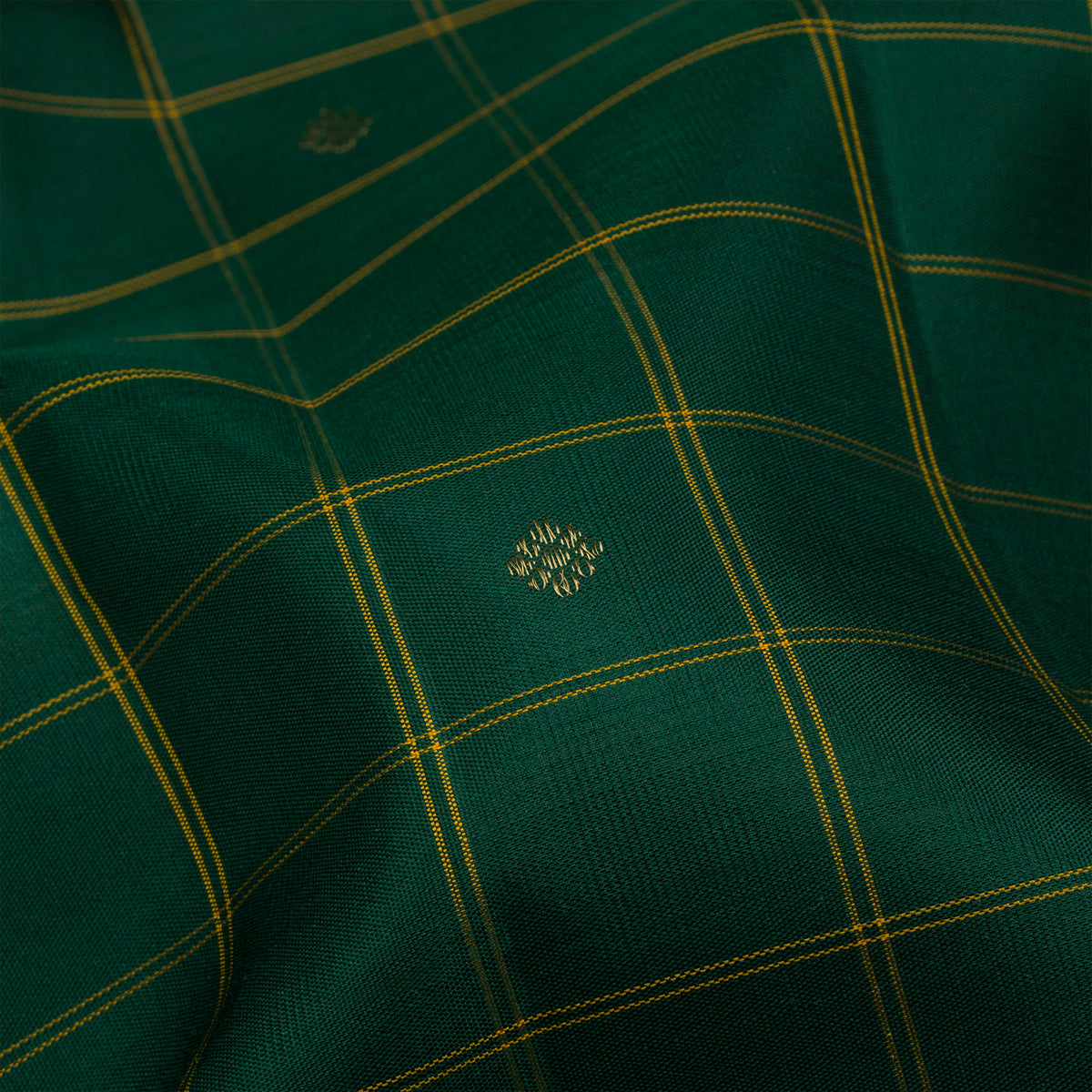 Kanakavalli Kanjivaram Silk Sari 26-615-HS001-03198 - Fabric View