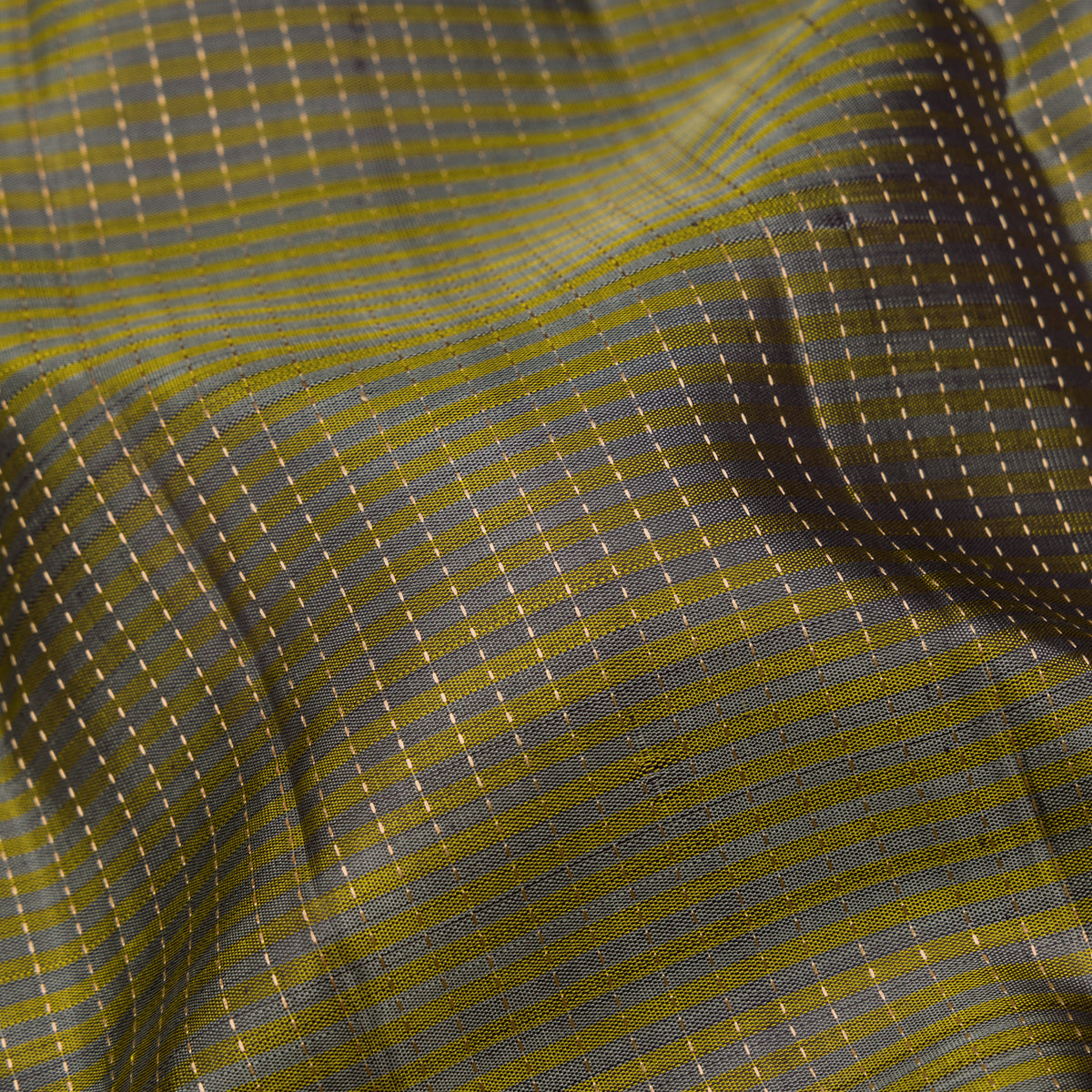 Kanakavalli Kanjivaram Silk Sari 26-615-HS001-04472 - Fabric View