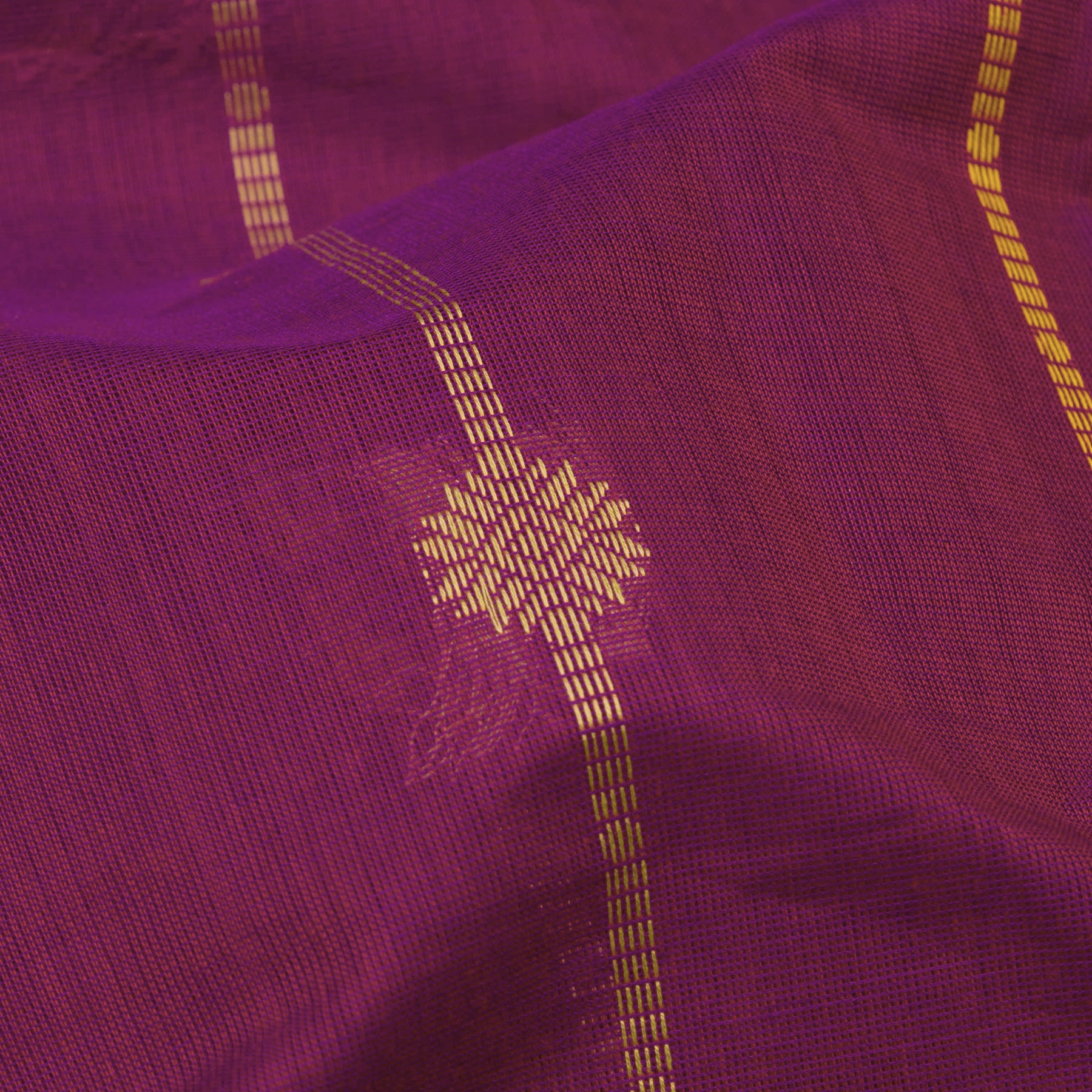 Kanakavalli Kanchi Cotton Sari 26-621-HS003-01373 - Fabric View