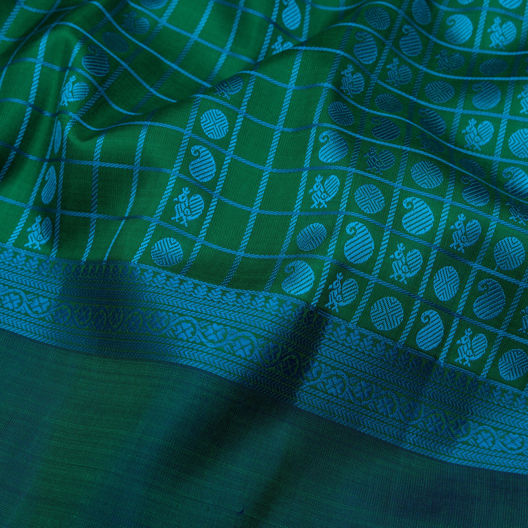 Kanakavalli Kanjivaram Silk Sari 23-599-HS001-09745 - Fabric View