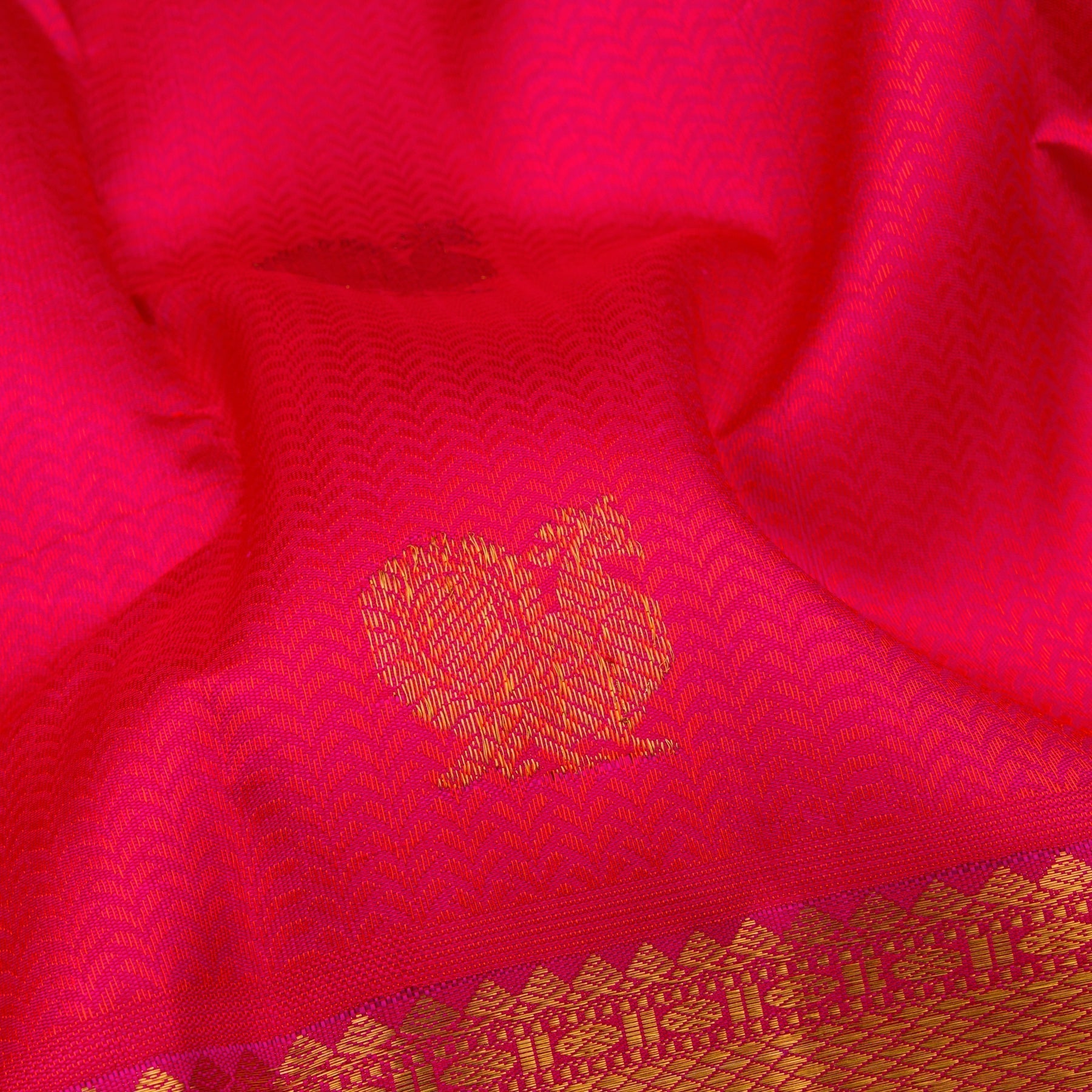 Kanakavalli Kanjivaram Silk Sari 21-599-HS001-07479 - Fabric View