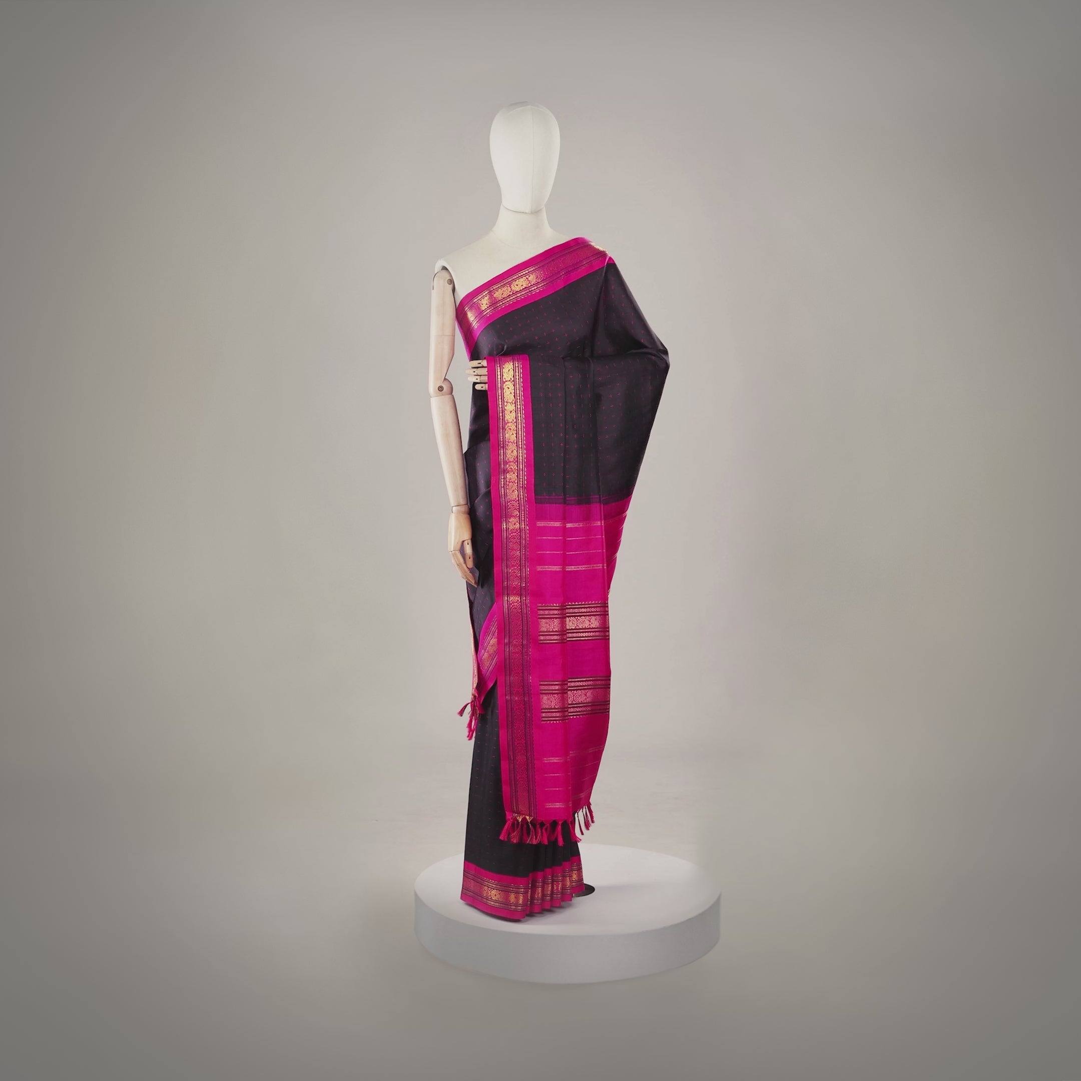 Kanakavalli Kanjivaram Silk Sari 25-595-HS001-04759 - Drape View