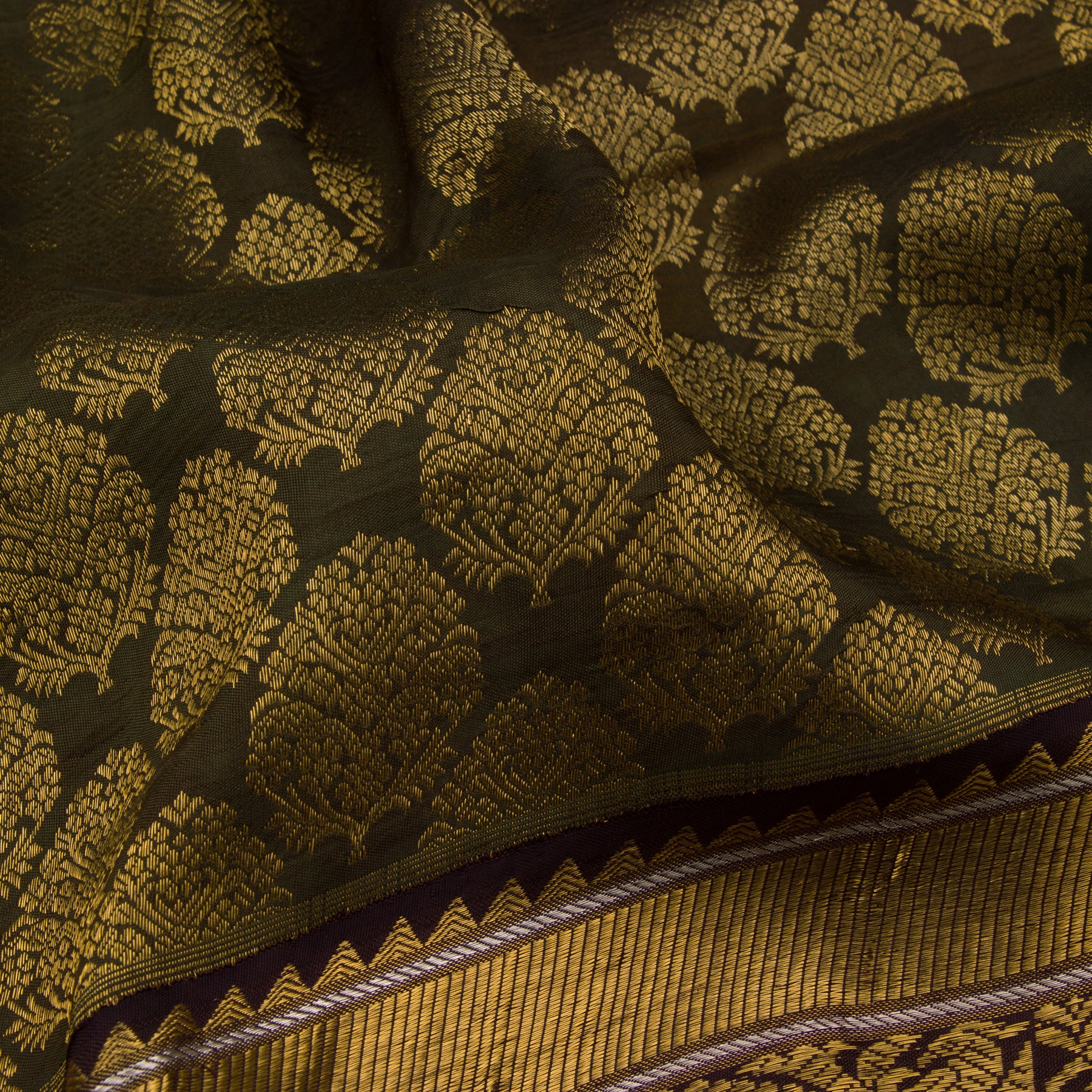 Kanakavalli Kanjivaram Silk Sari 18-100-HS001-00122 - Fabric View