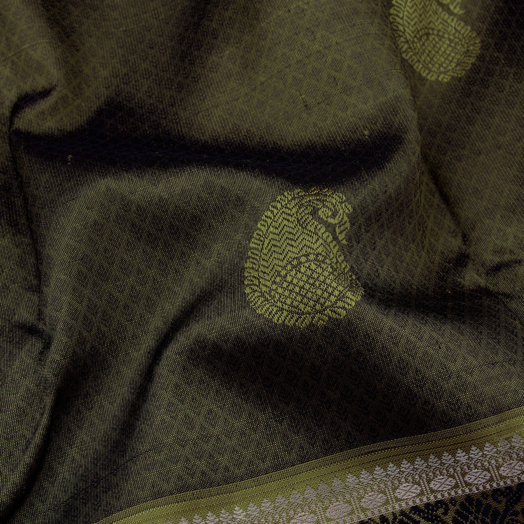 Kanakavalli Kanjivaram Silk Sari 20-110-HS001-00445 - Fabric View