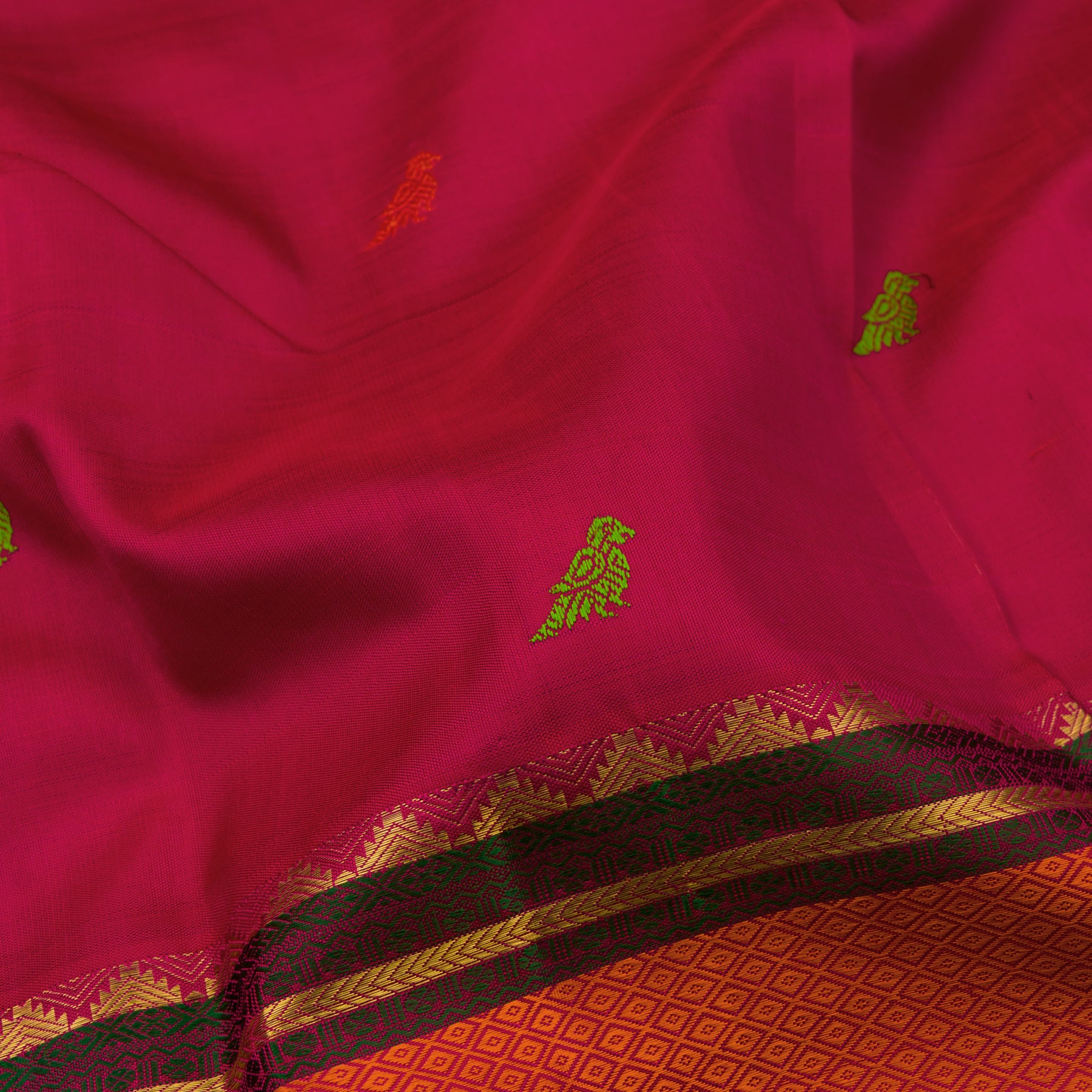 Kanakavalli Kanjivaram Silk Sari 21-100-HS001-00245 - Fabric View