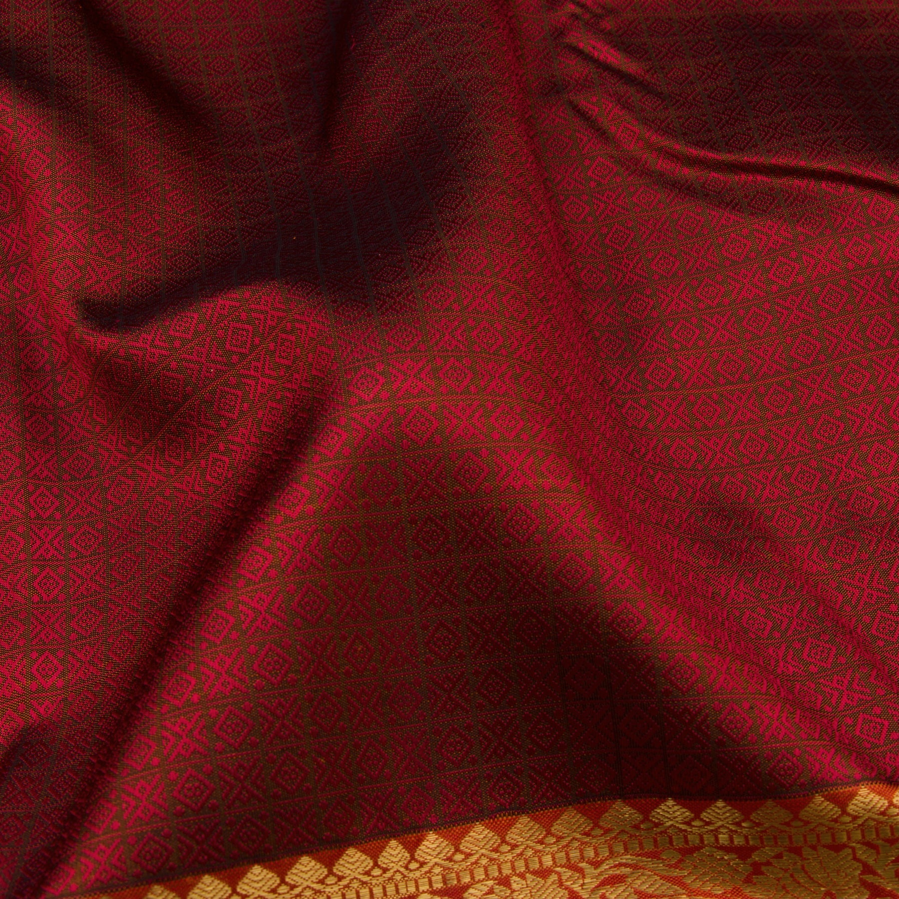 Kanakavalli Kanjivaram Silk Sari 21-100-HS001-05847 - Fabric View
